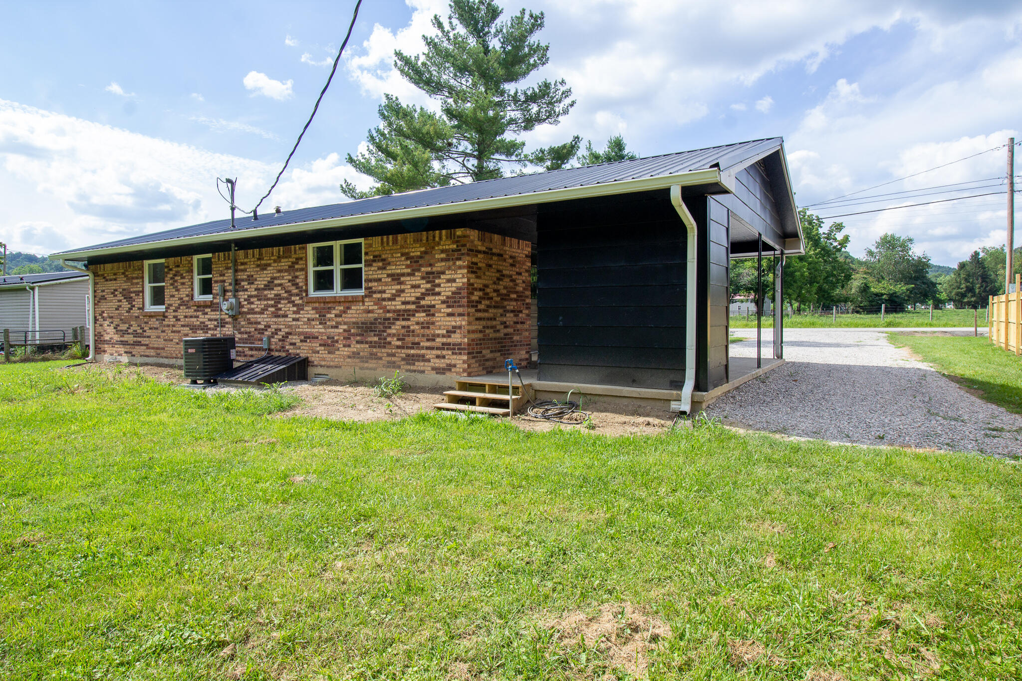 6053 W U.s. 460 Highway Property Photo 24