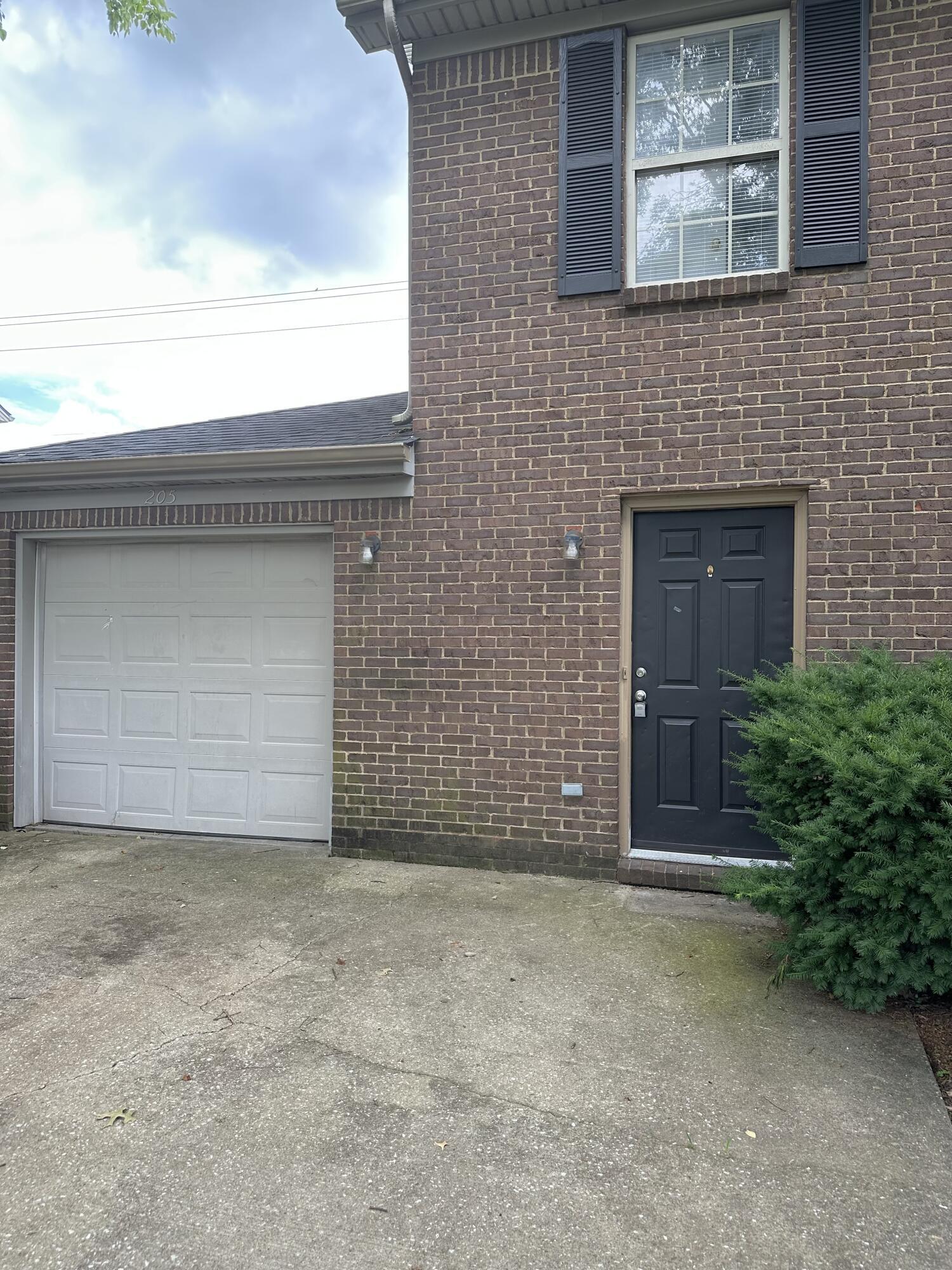 205 Tanbark Drive Property Photo 1