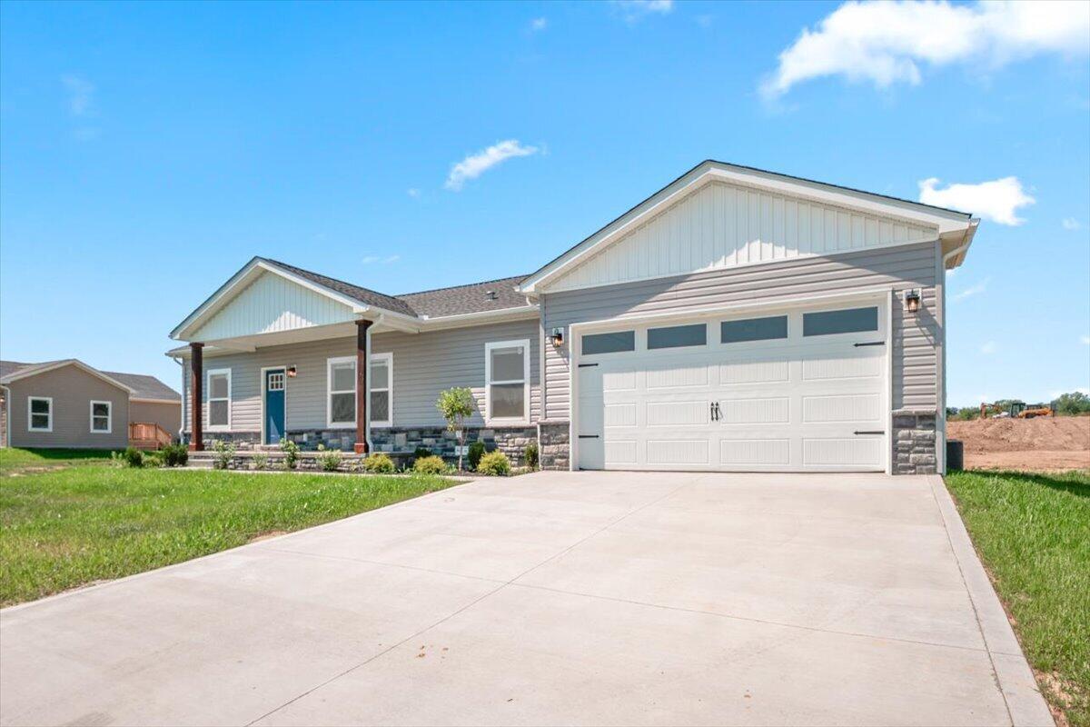 785 Sam Black Road Property Photo 2