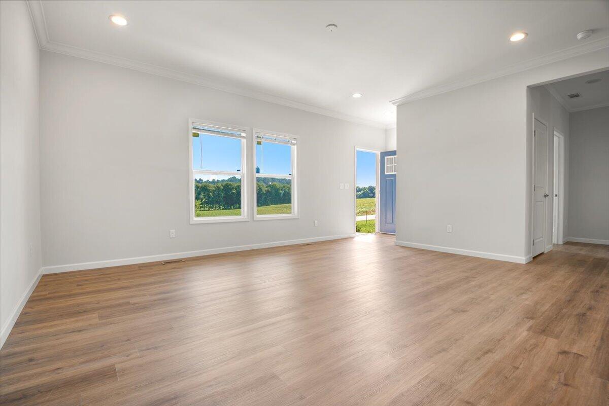 785 Sam Black Road Property Photo 8
