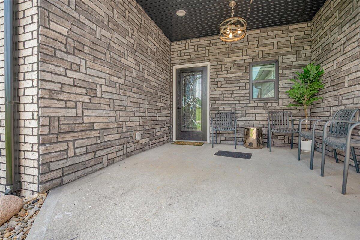 43 Cedar Ridge Drive Property Photo 5