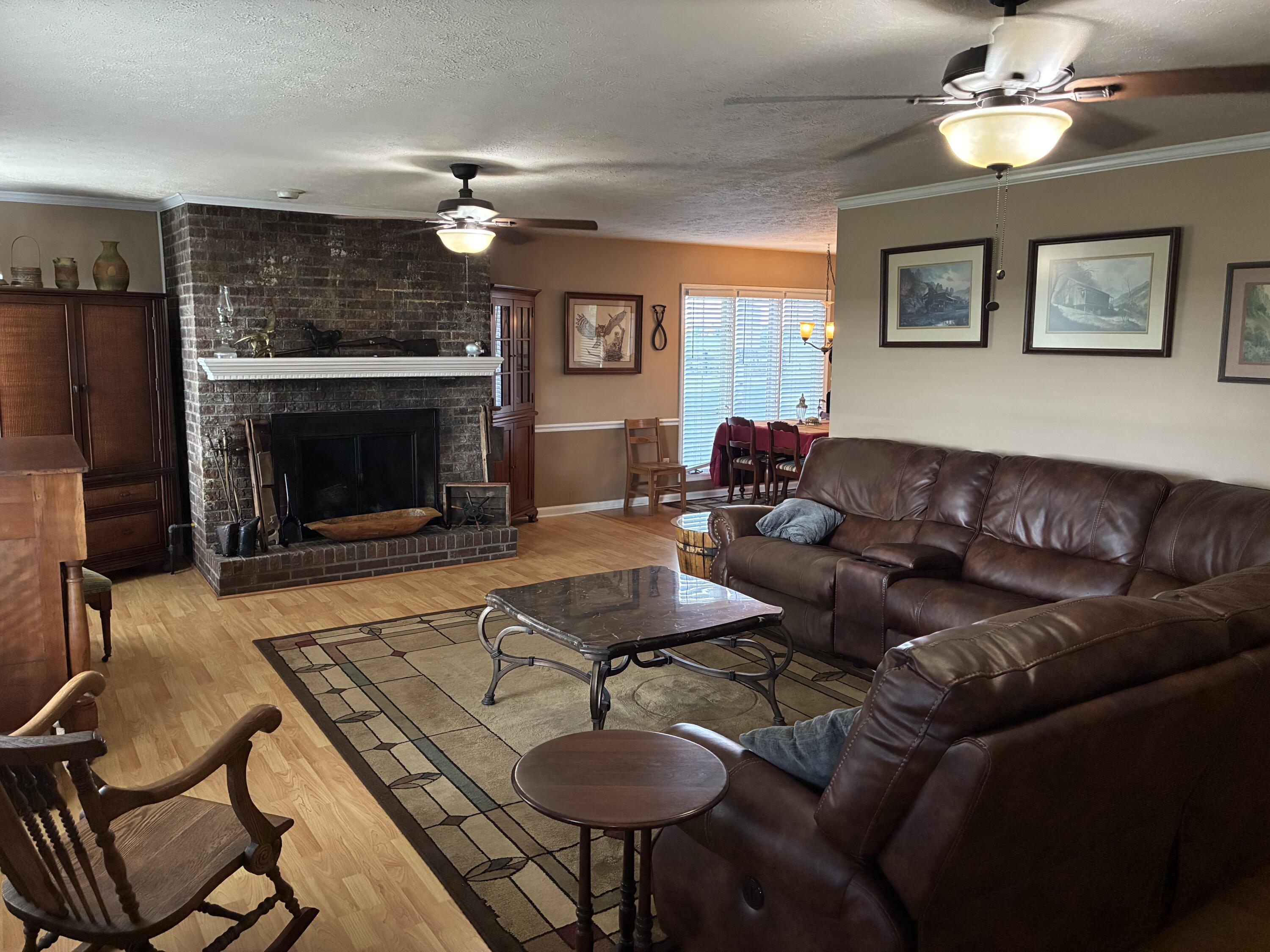 1835 Warwick Road Property Photo 14