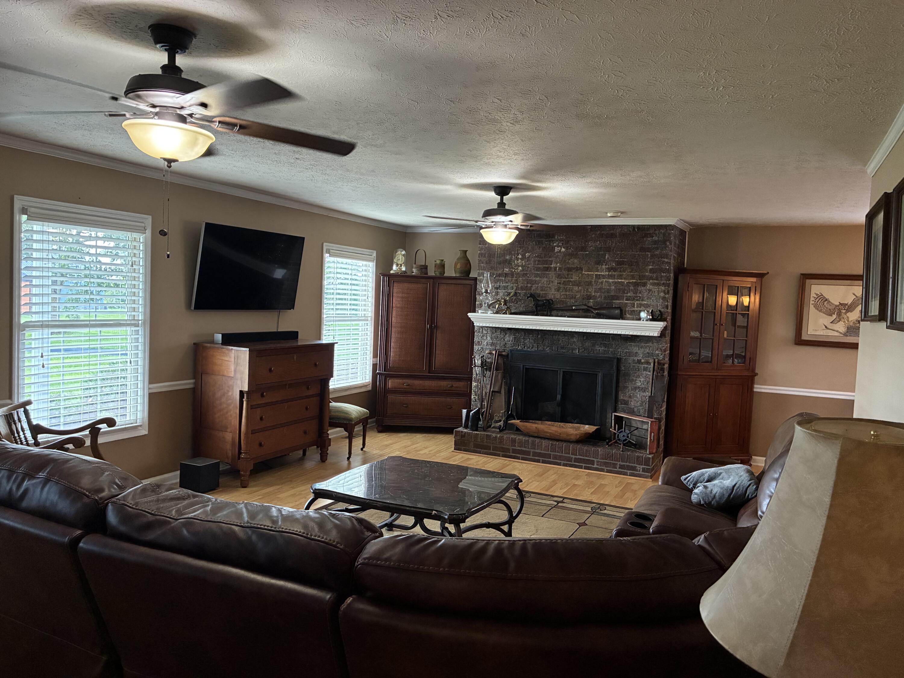 1835 Warwick Road Property Photo 15