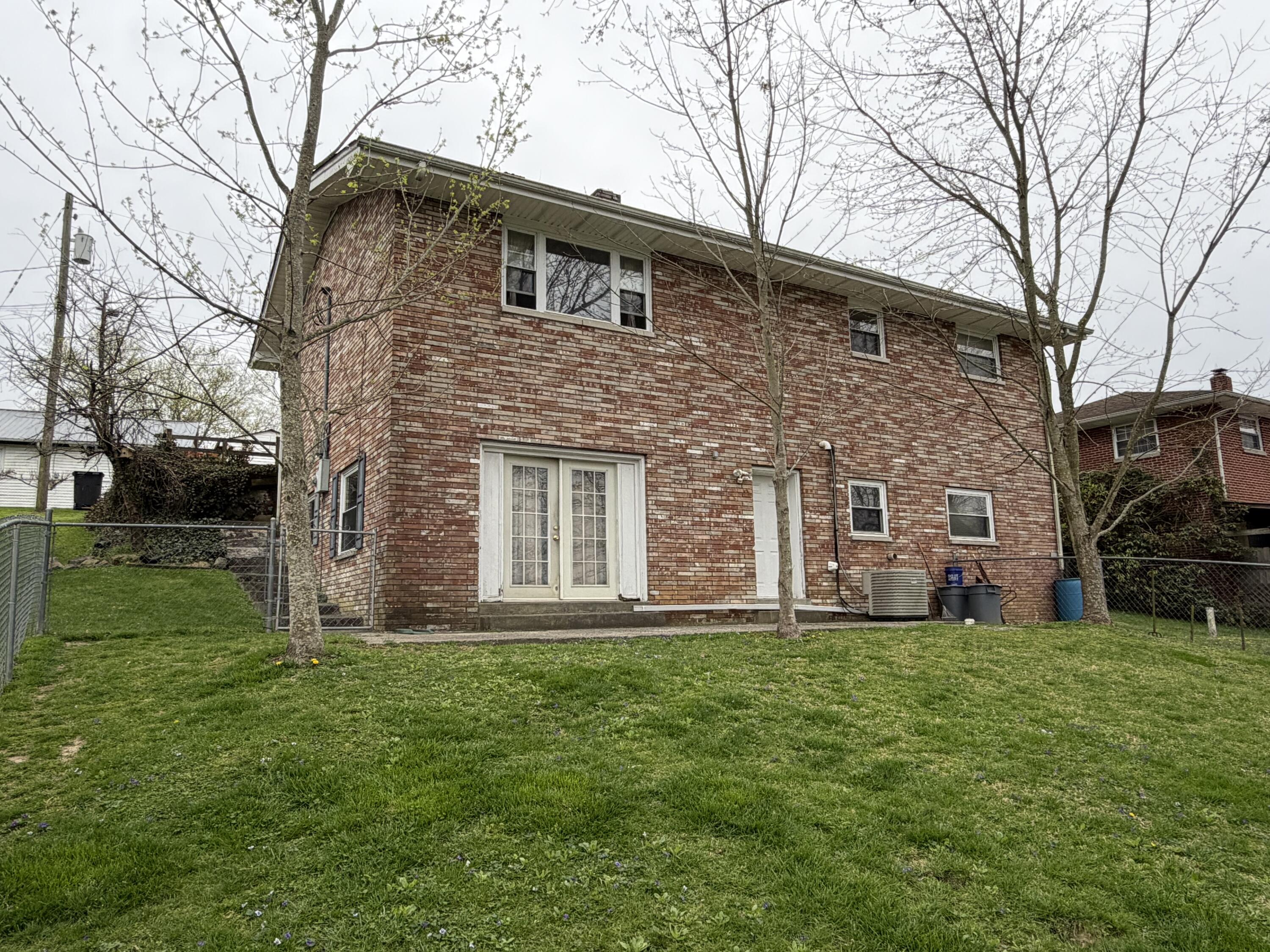 416 Williams Street Property Photo 4