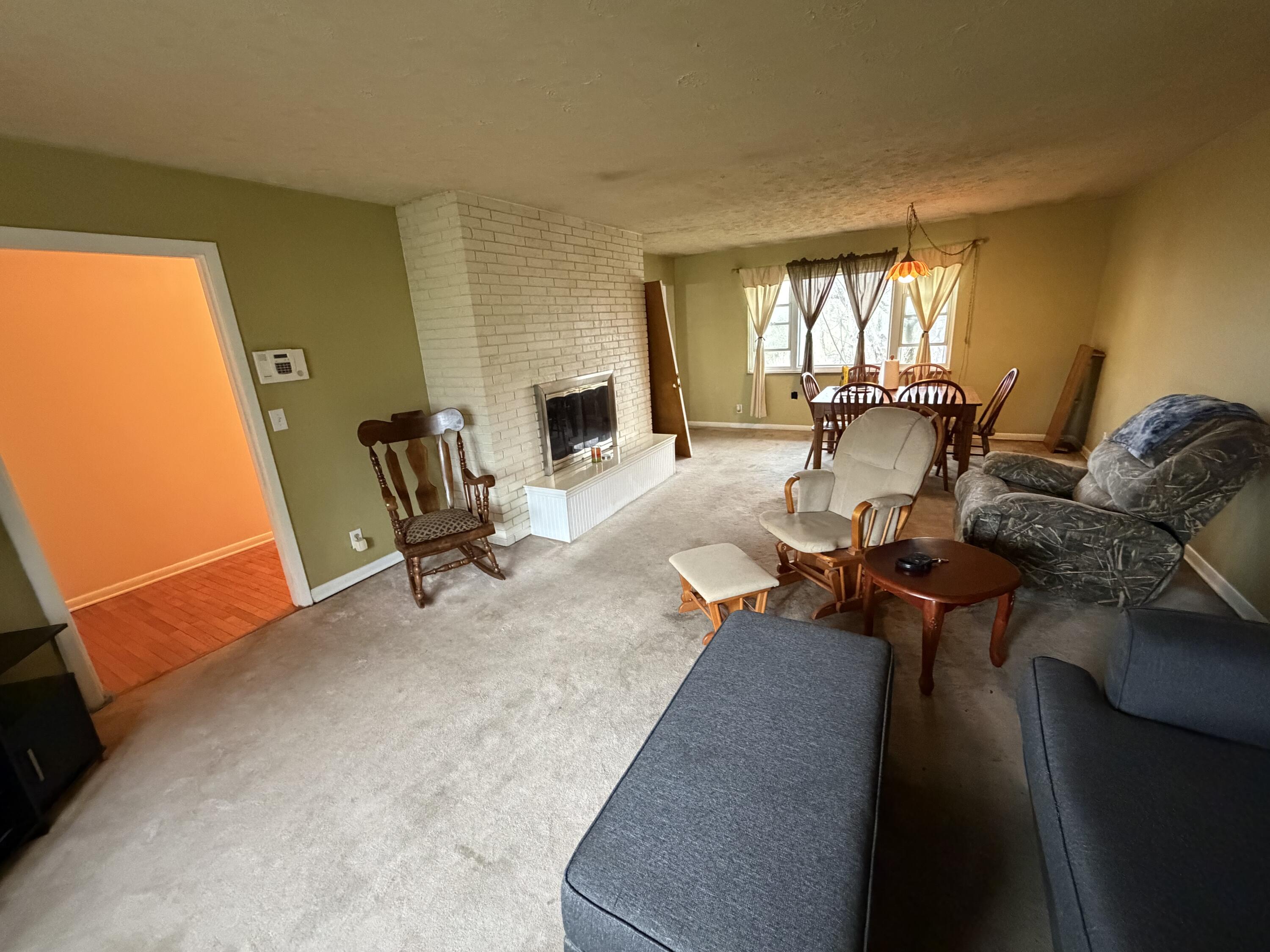 416 Williams Street Property Photo 8