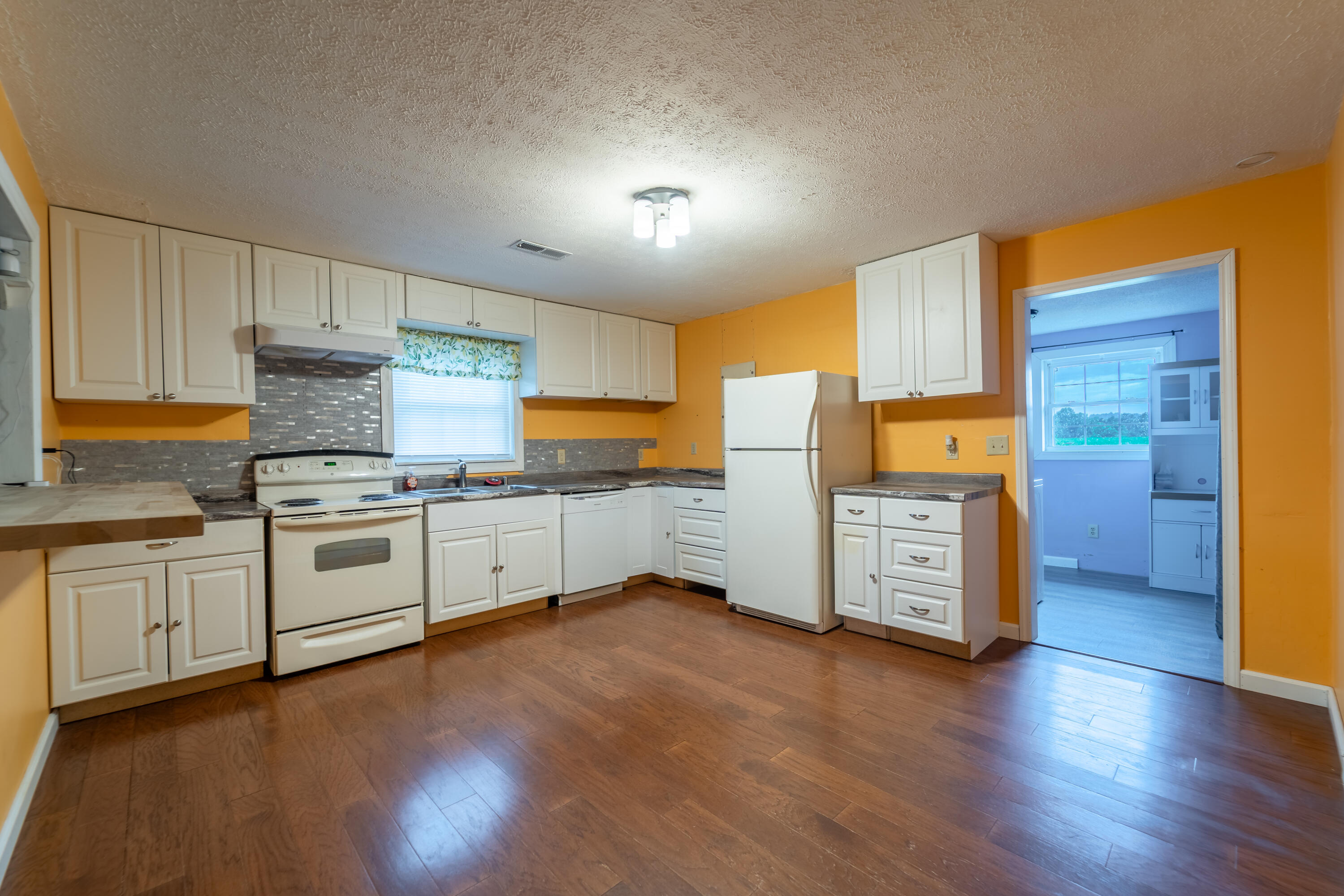313 W Highway 1376 Property Photo 27
