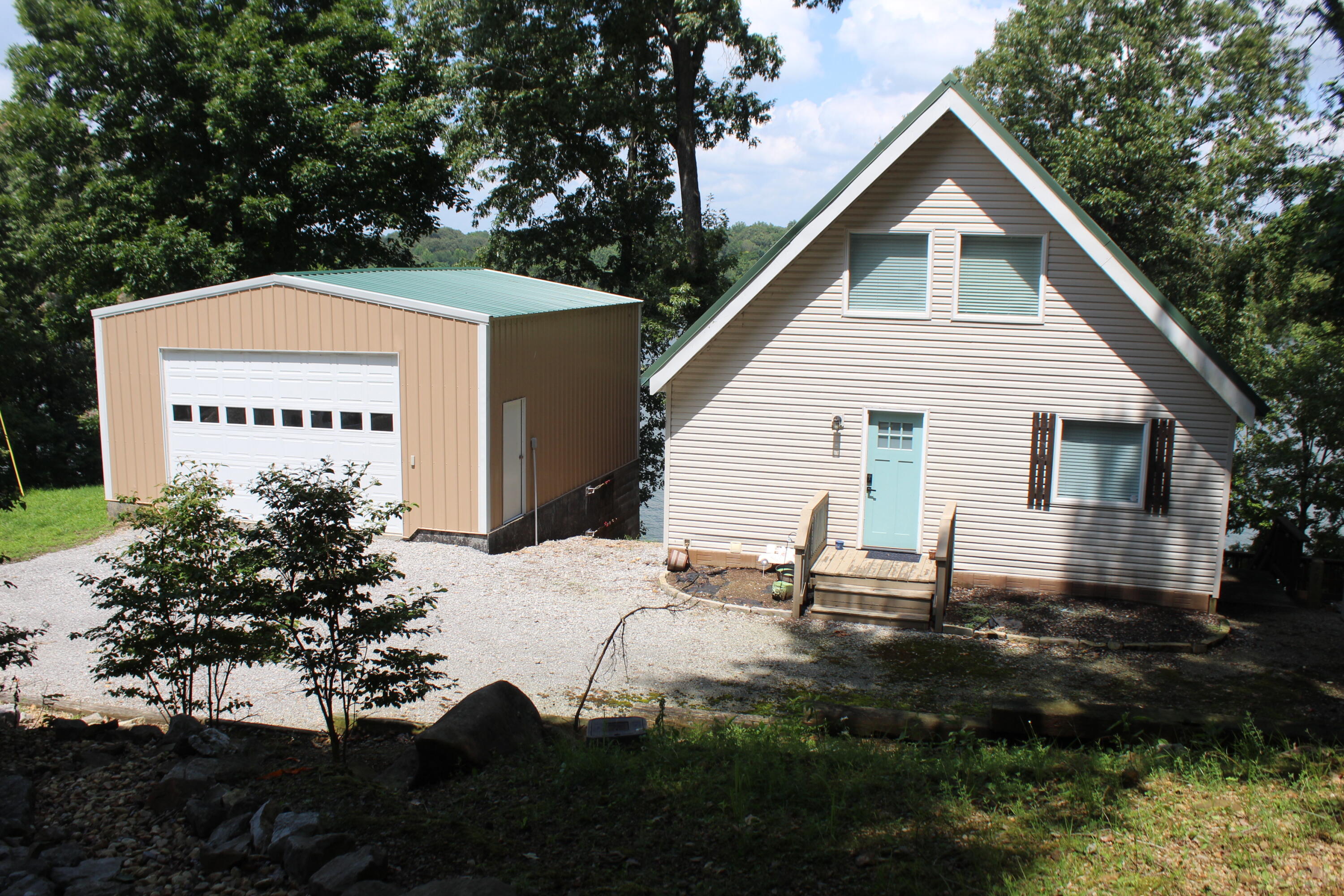611 Hillside Trail Property Photo 2