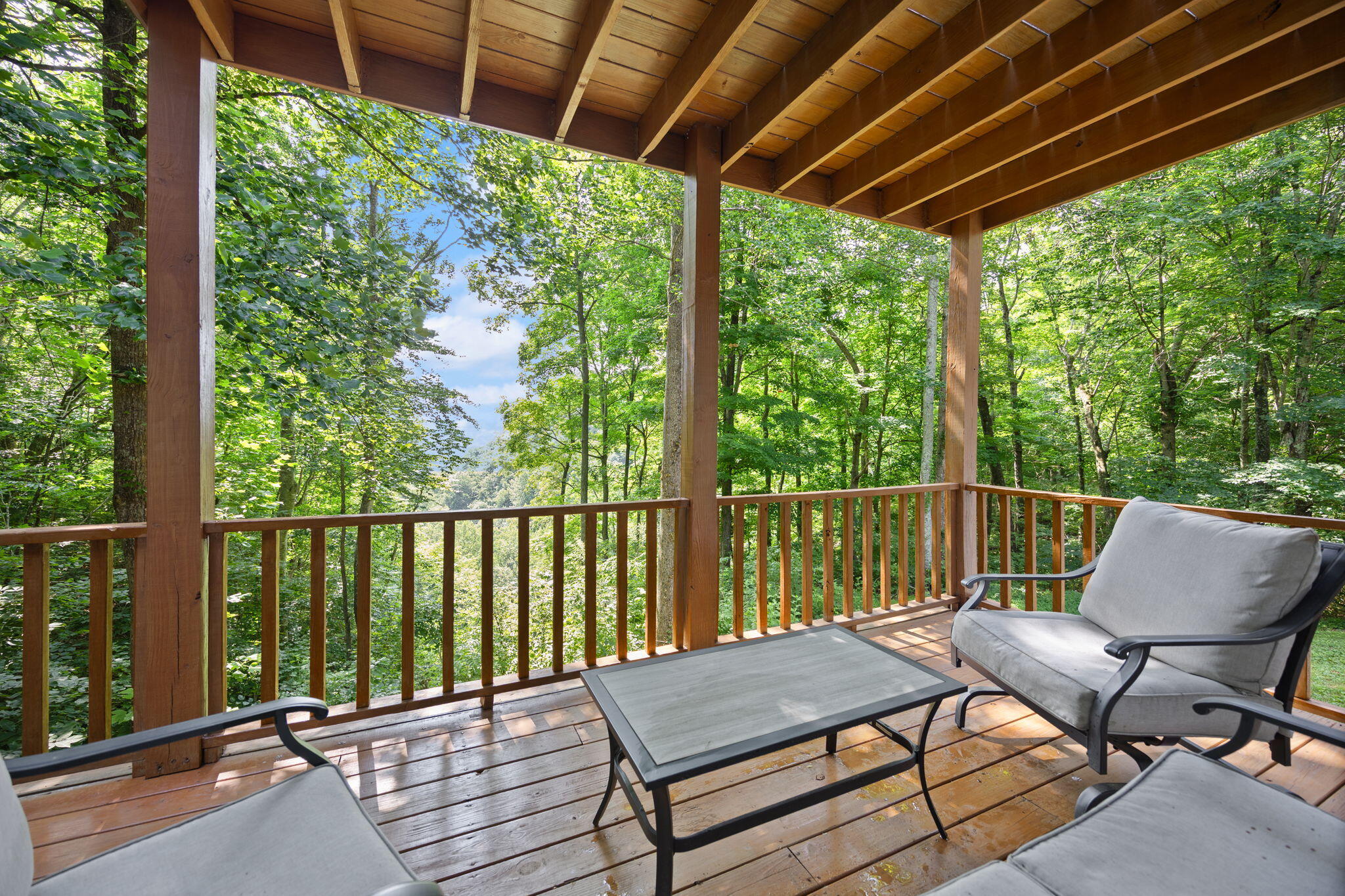 529 Cliffside Drive Property Photo 5