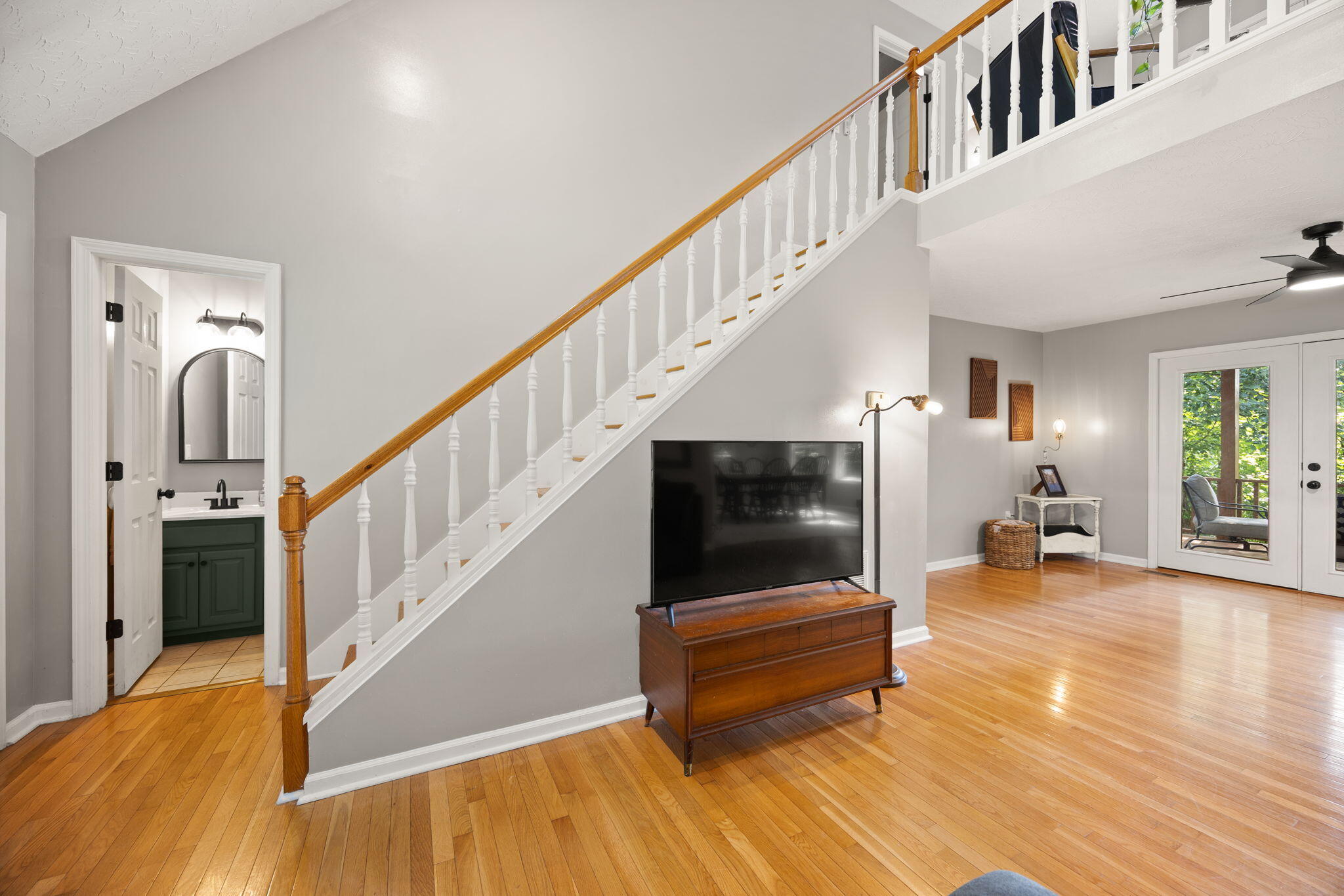 529 Cliffside Drive Property Photo 8