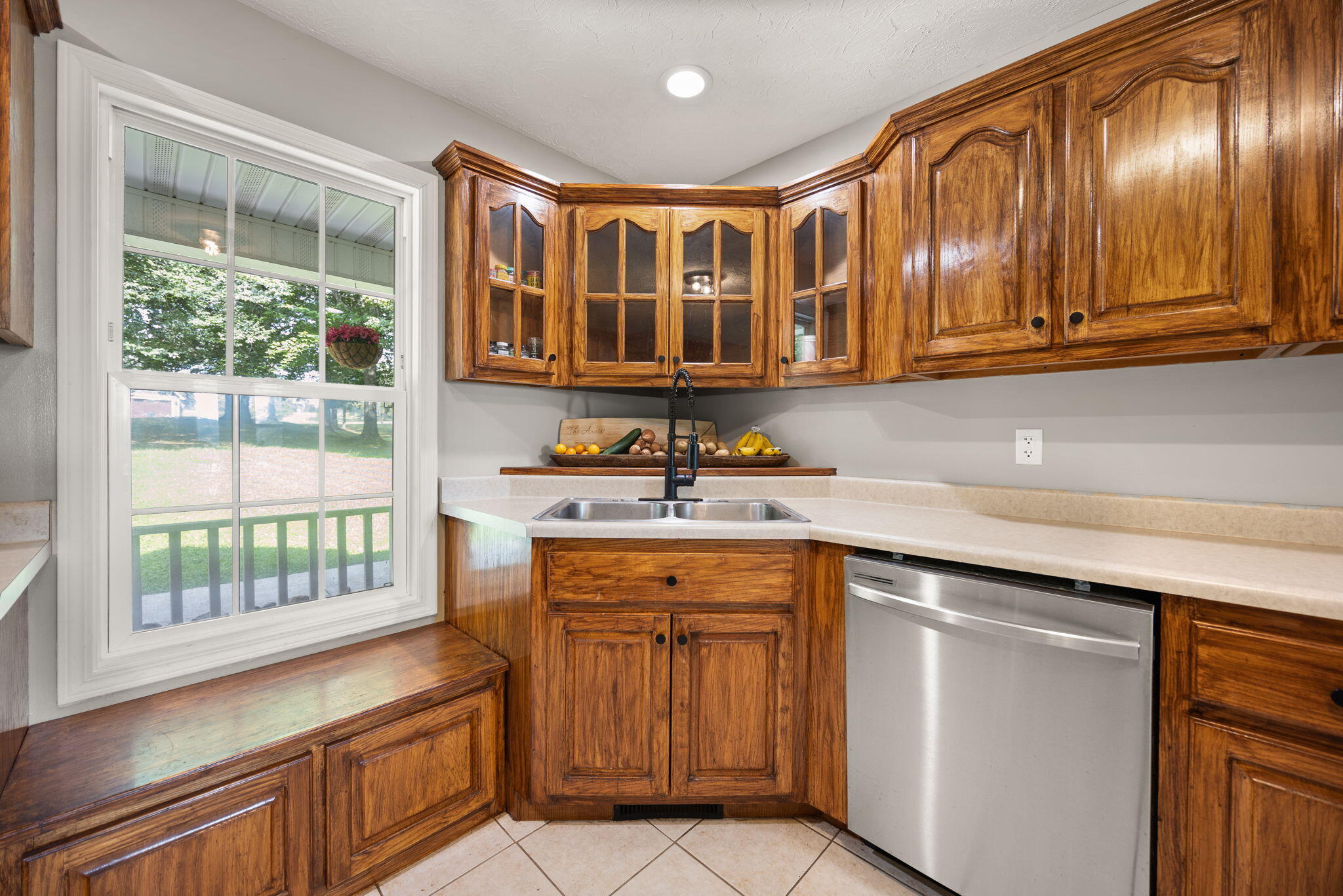 529 Cliffside Drive Property Photo 18