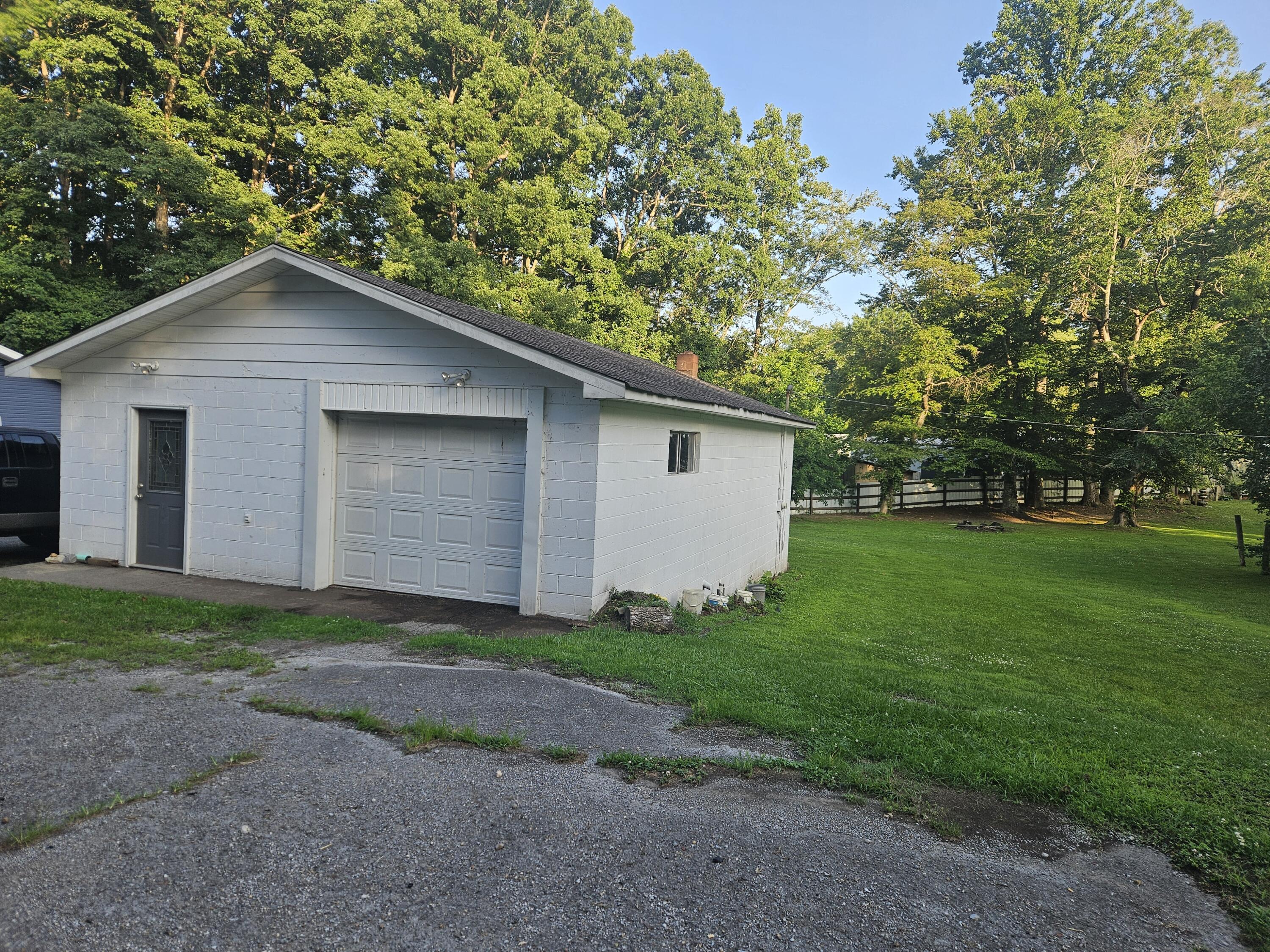 1229 Ky-80 Property Photo 26