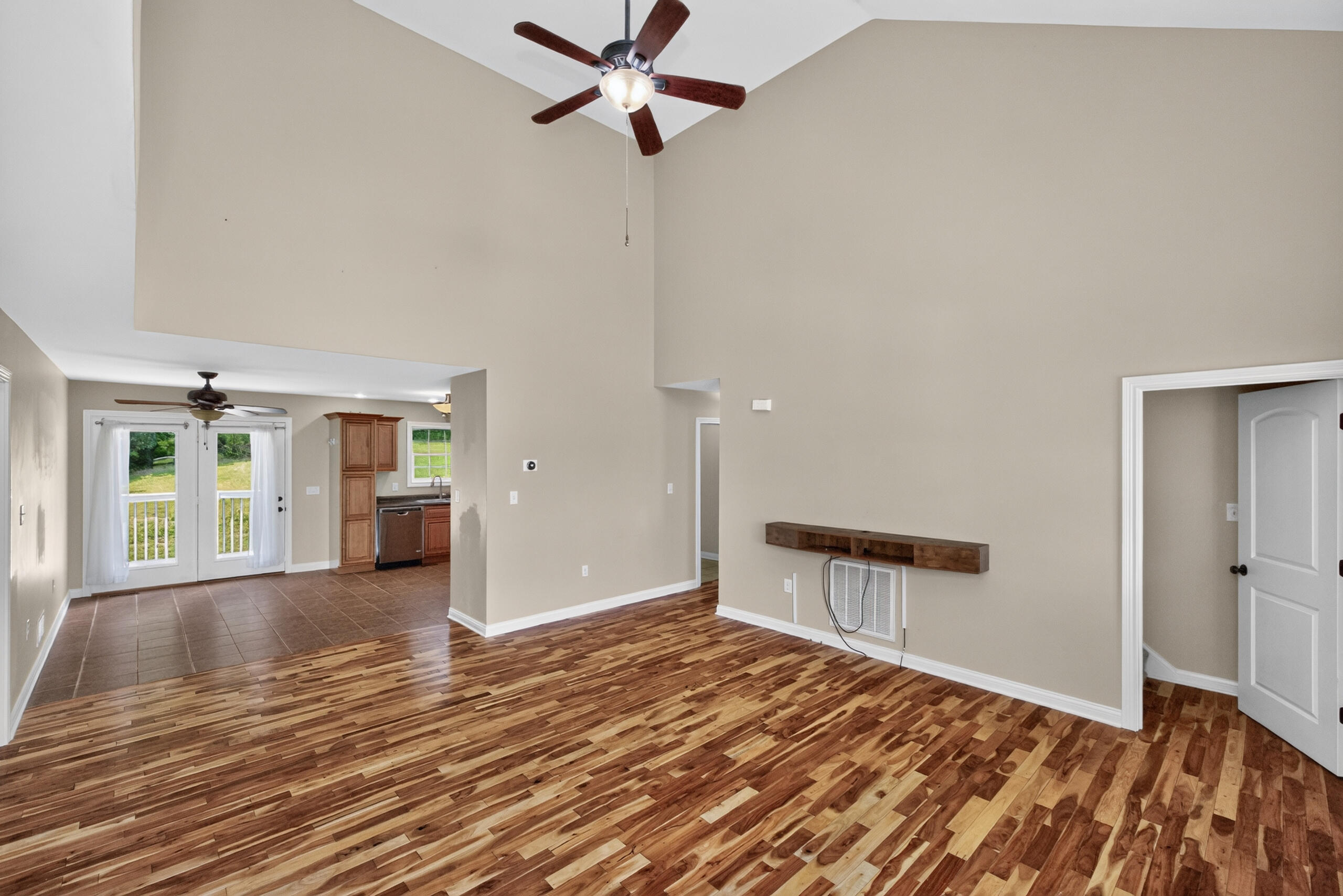 209 Connie Lane Property Photo 5