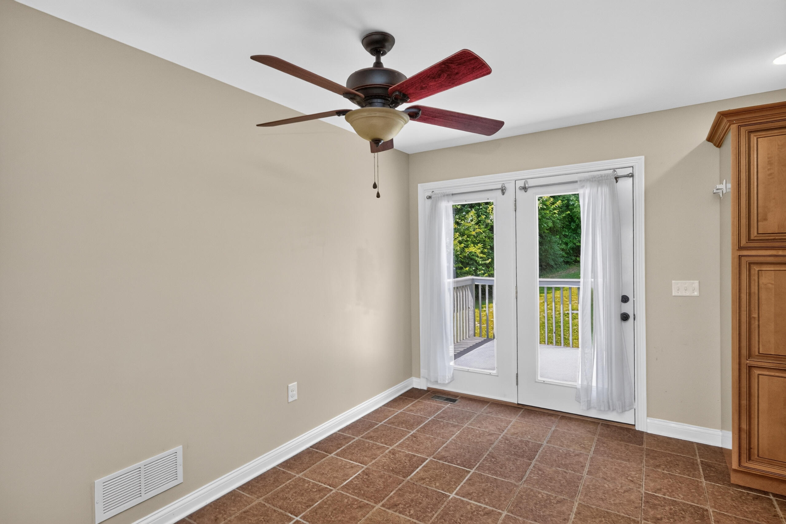 209 Connie Lane Property Photo 8