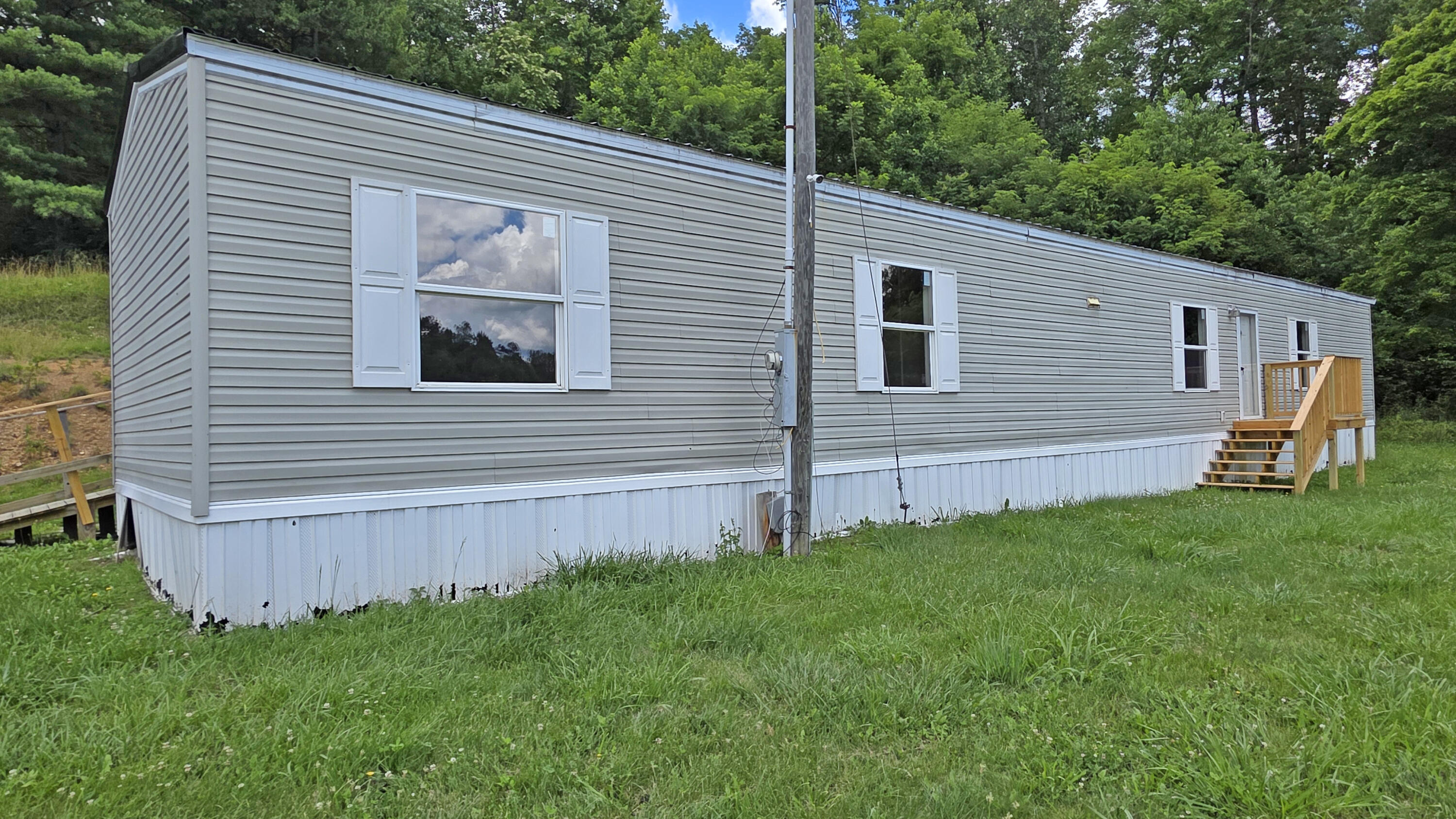 1060 Veneable School Road Property Photo 1