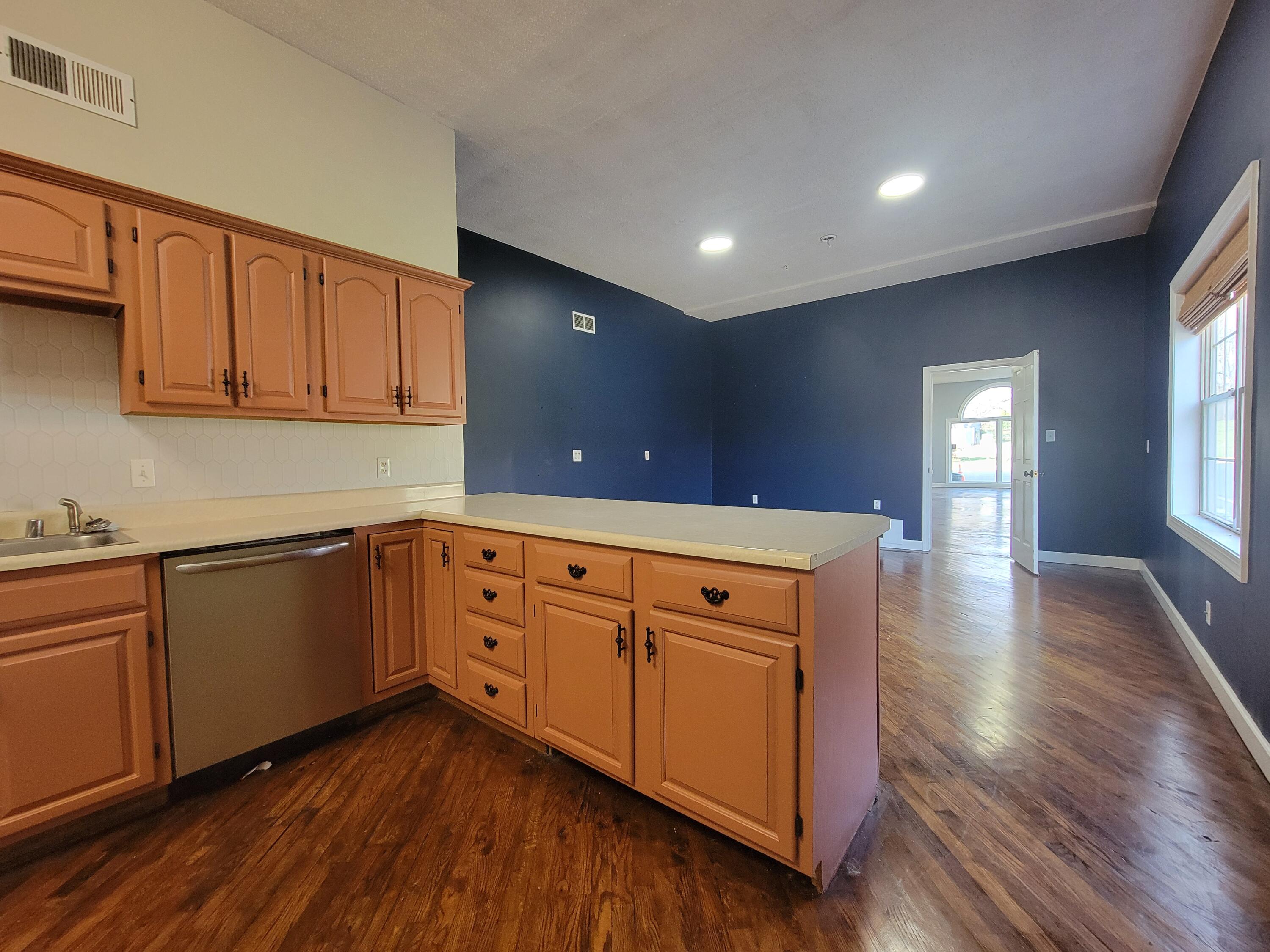3364 Main Street A Property Photo 10