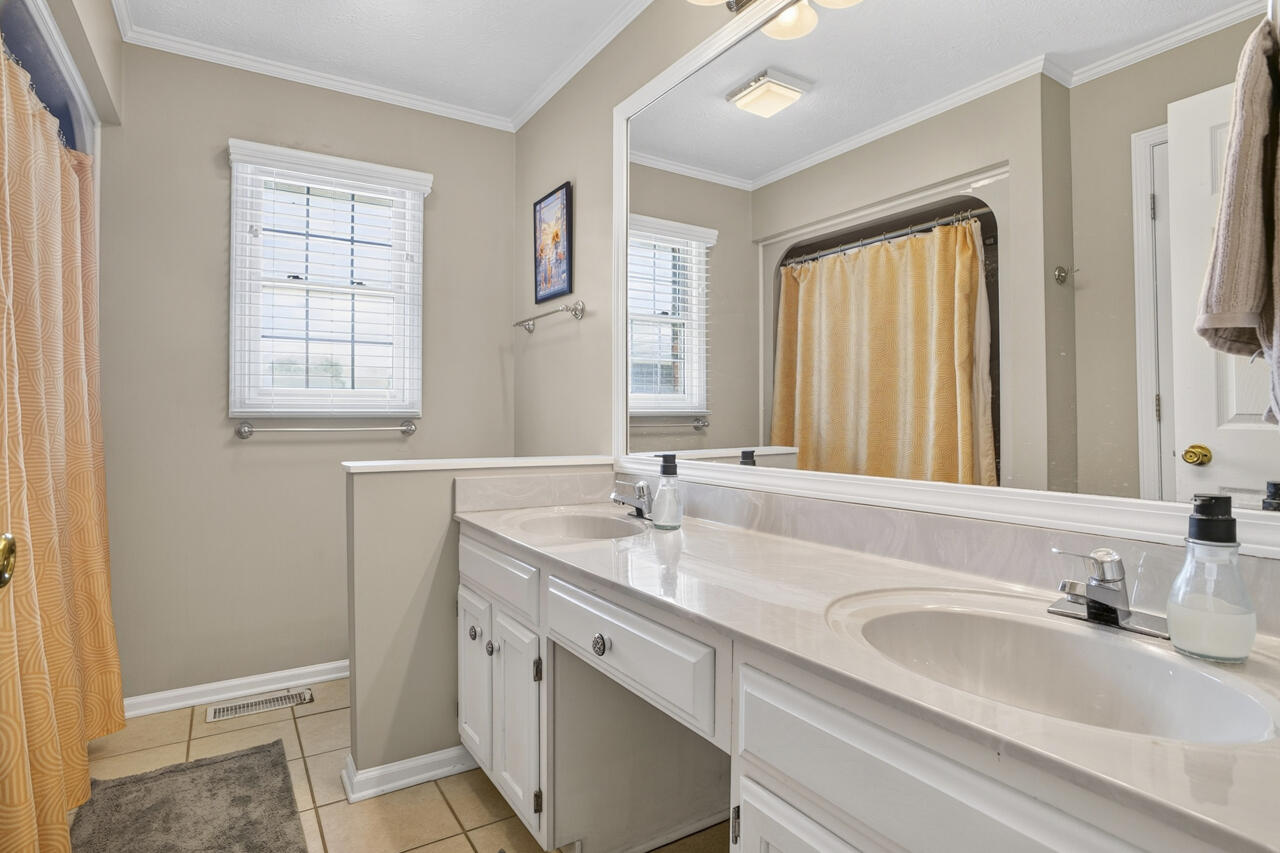 918 Sanderson Drive Property Photo 19