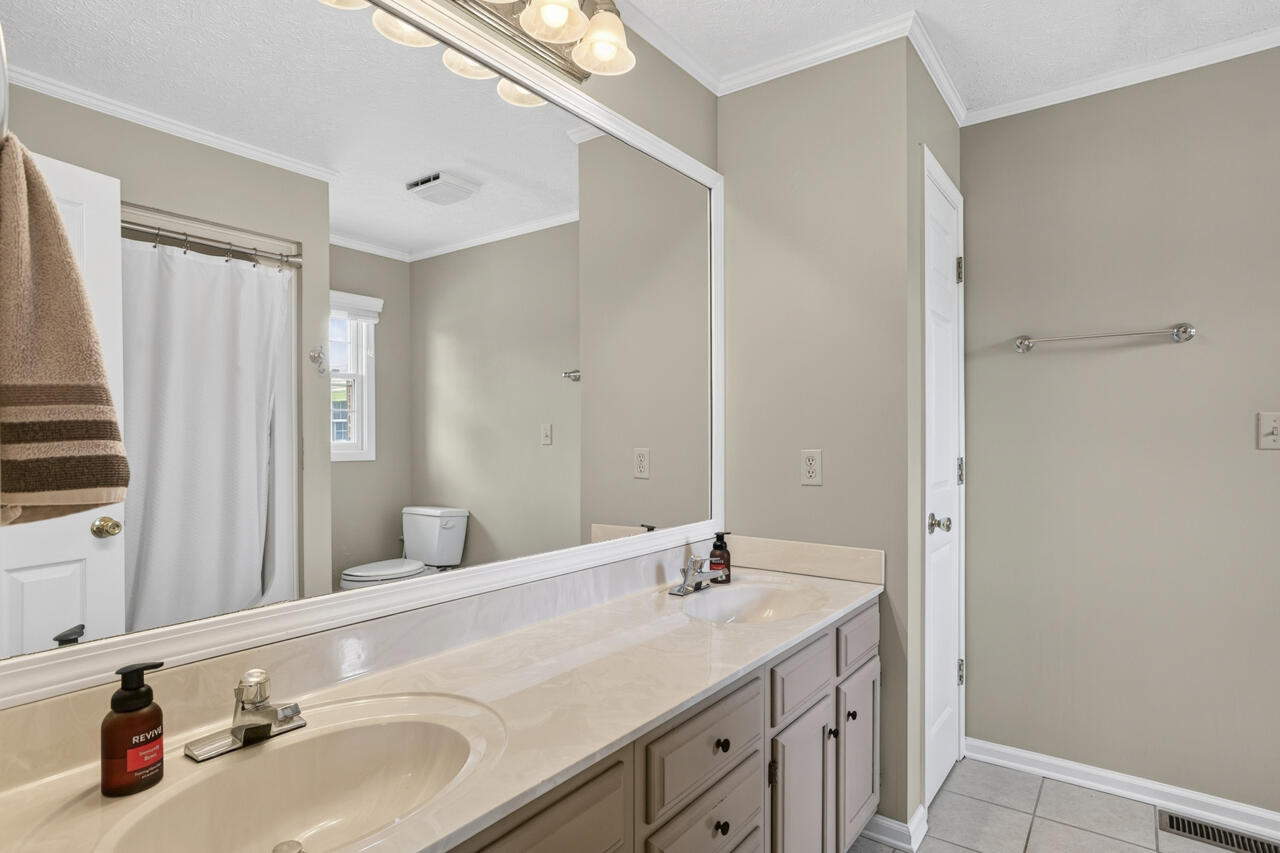 918 Sanderson Drive Property Photo 25