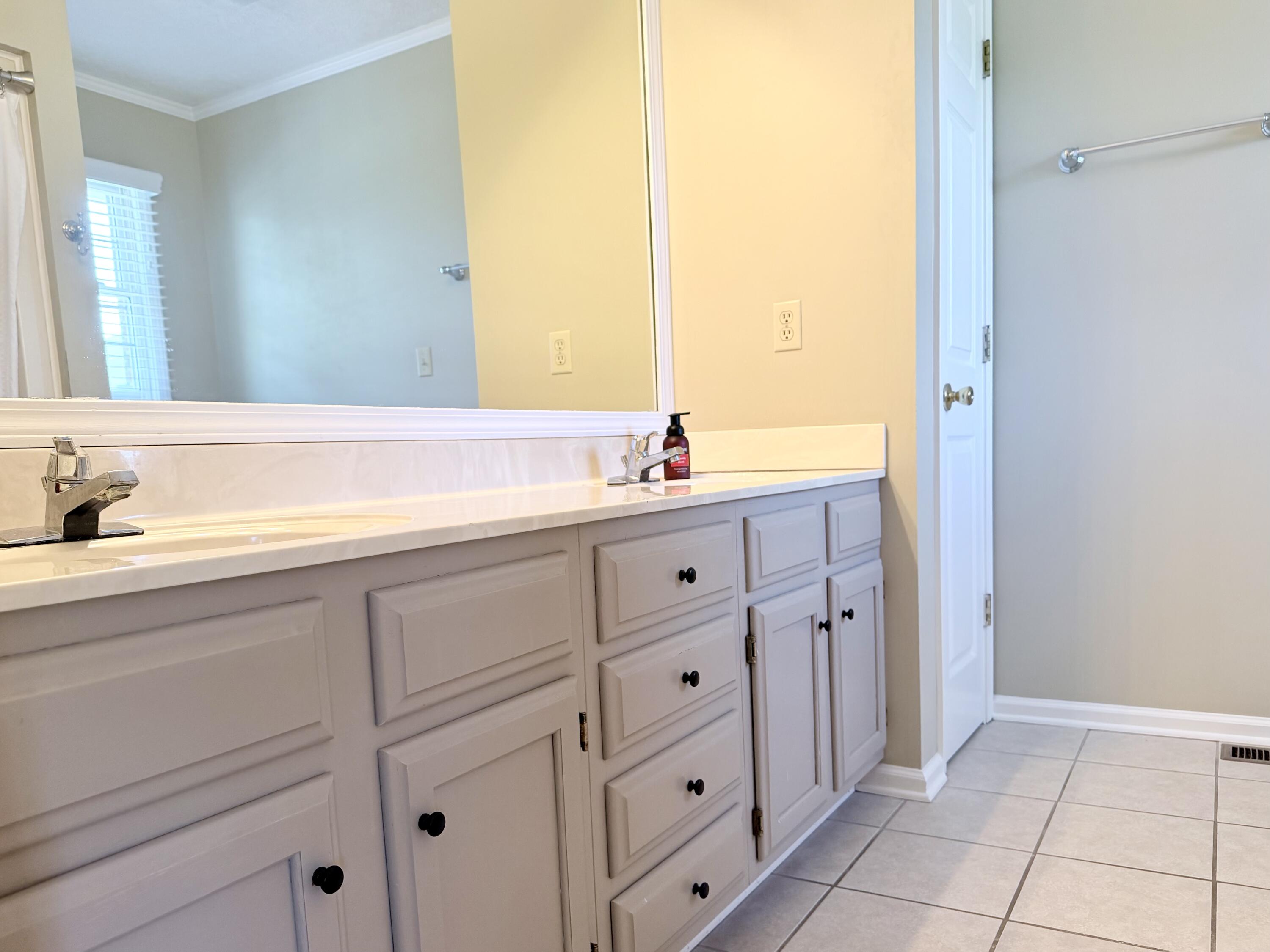 918 Sanderson Drive Property Photo 78