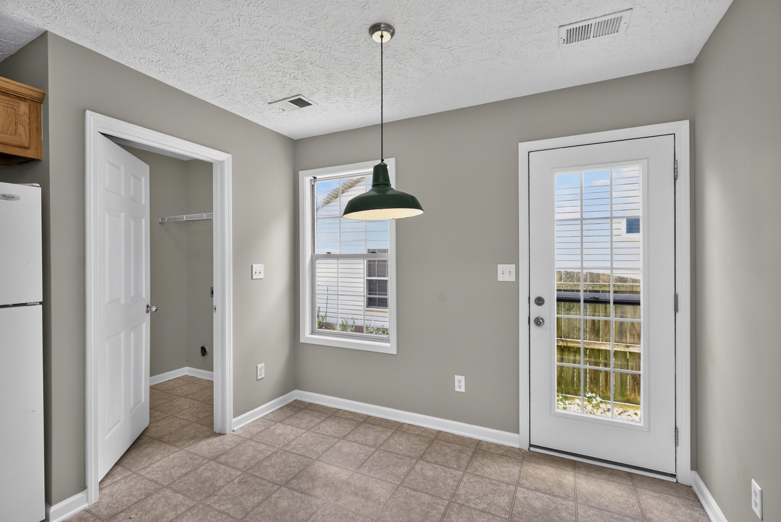 127 Starting Gate Point Property Photo 9