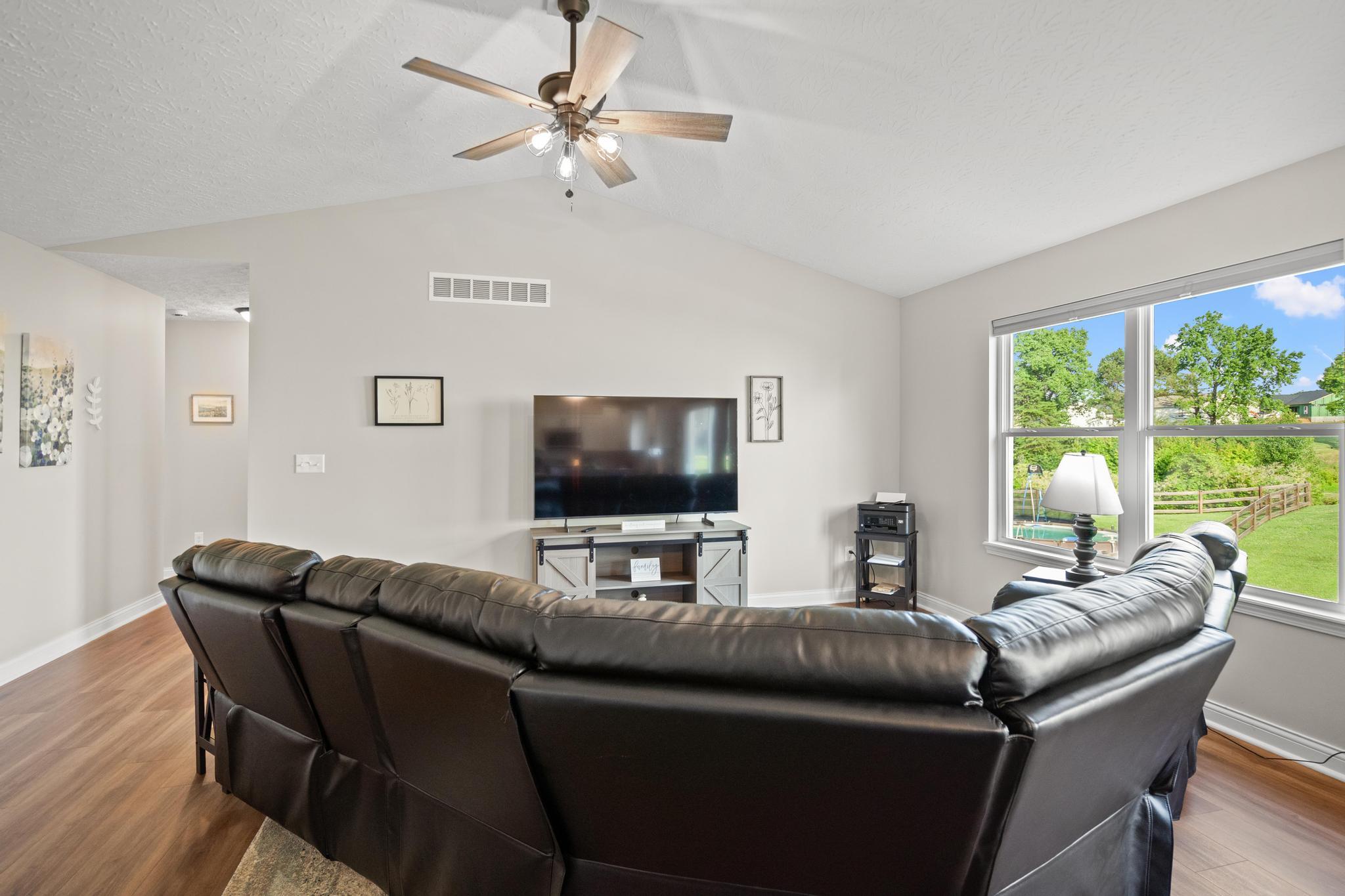 103 Sheffield Drive Property Photo 12