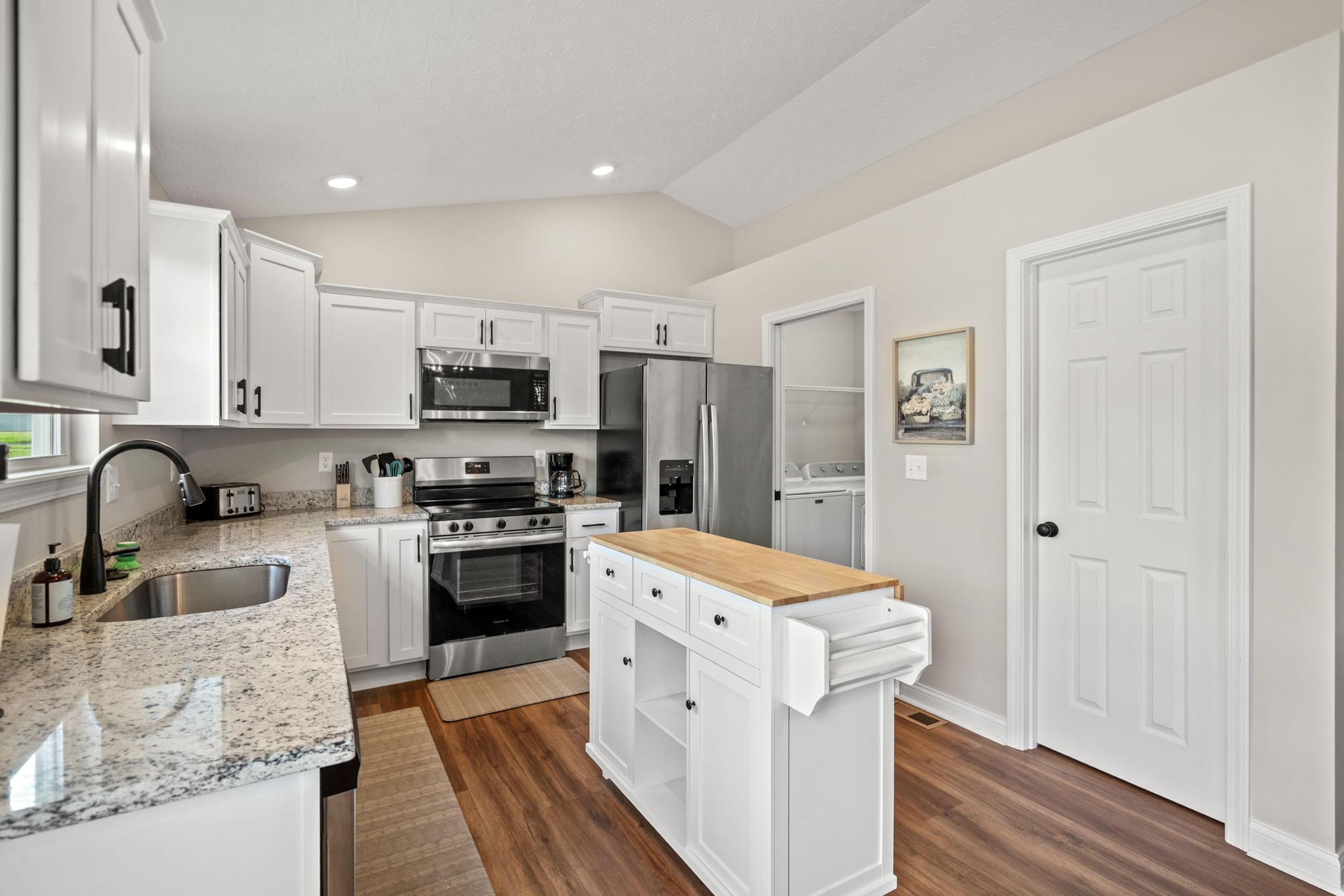 103 Sheffield Drive Property Photo 16