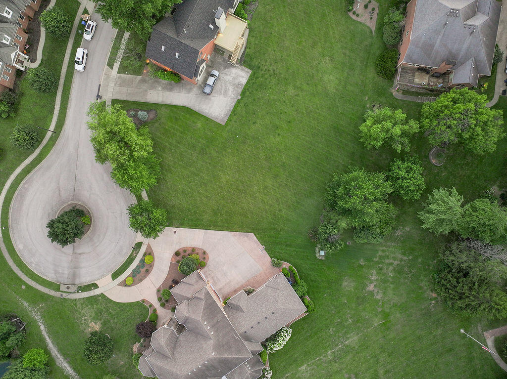 2505 Lenlake Court Property Photo 11