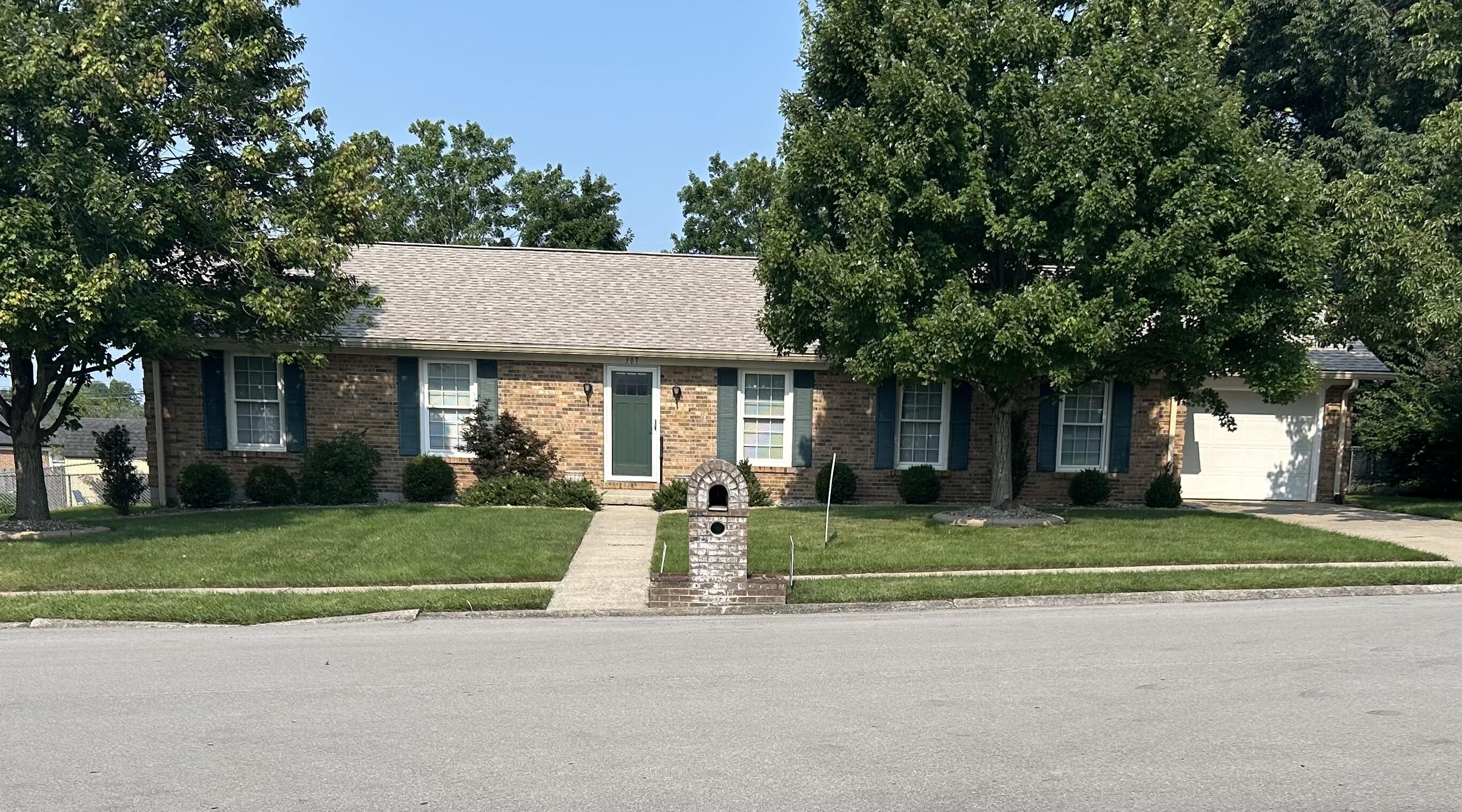 307 Beacon Hill Property Photo 1