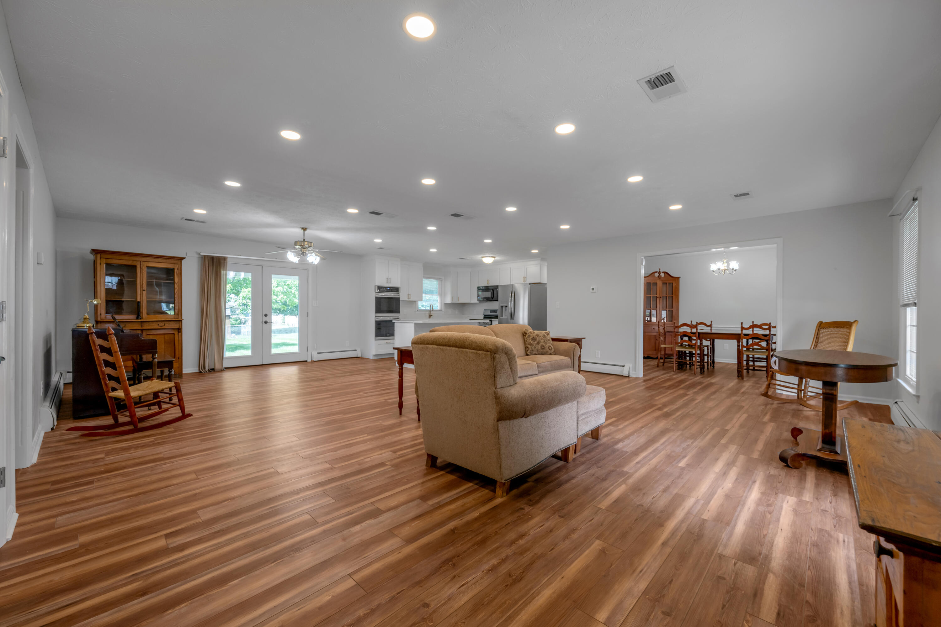 307 Beacon Hill Property Photo 3