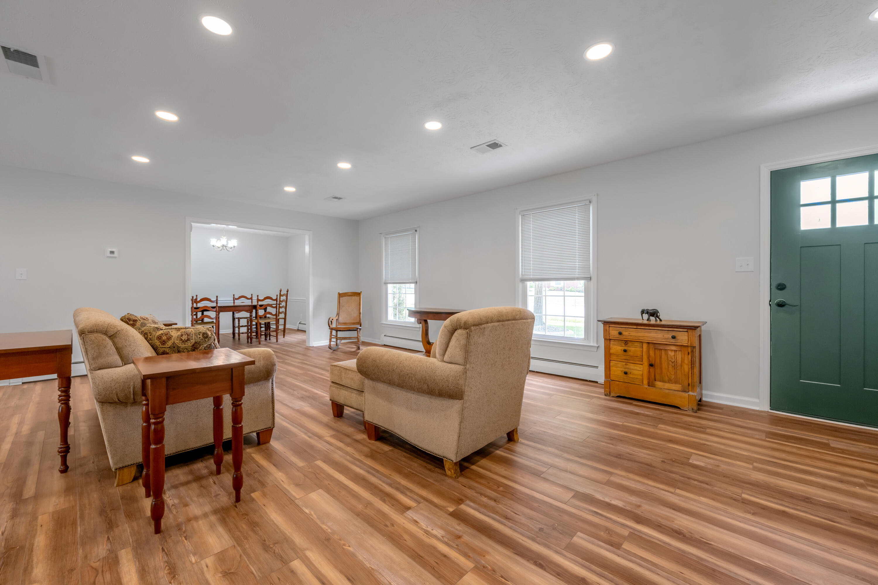 307 Beacon Hill Property Photo 4
