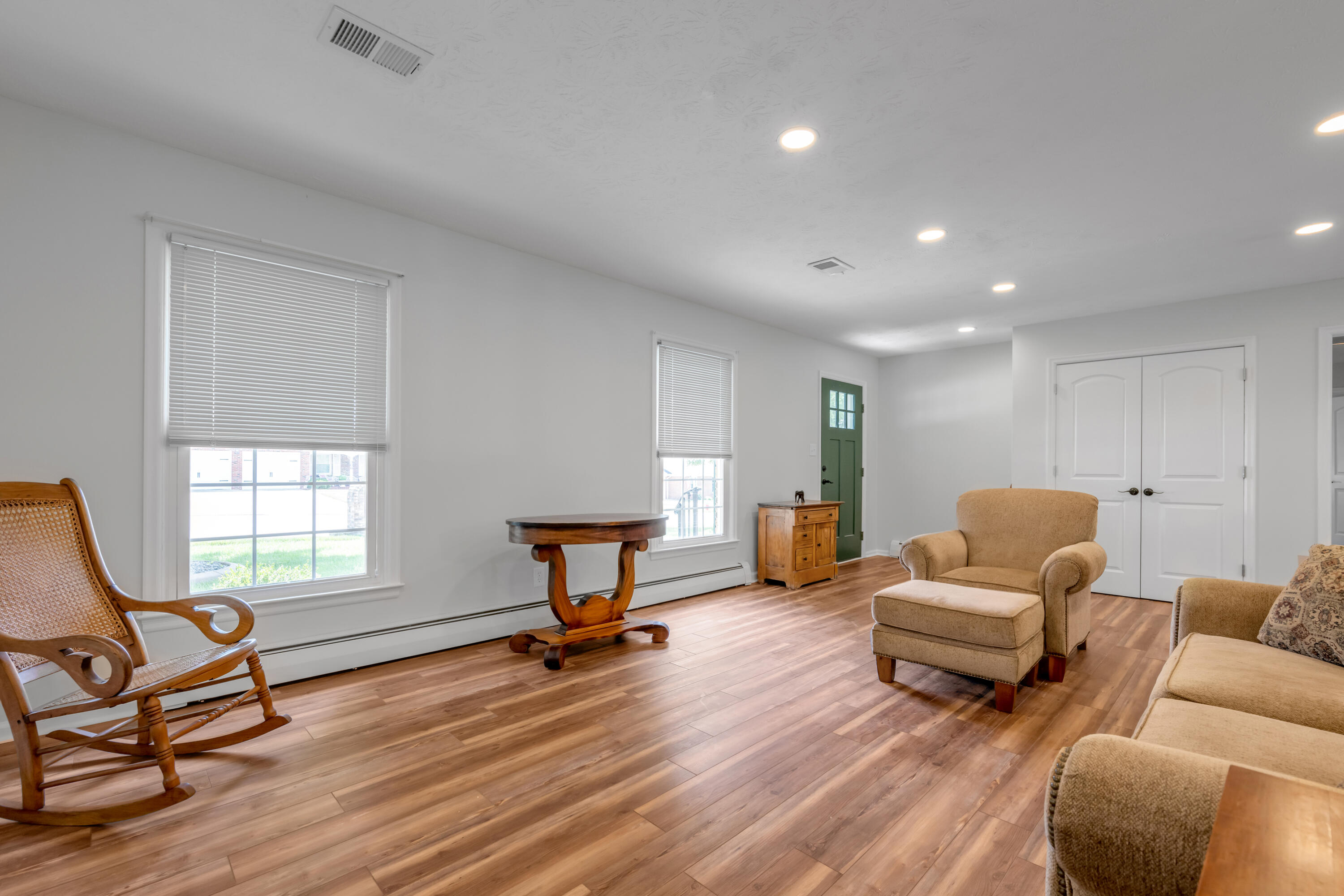 307 Beacon Hill Property Photo 6