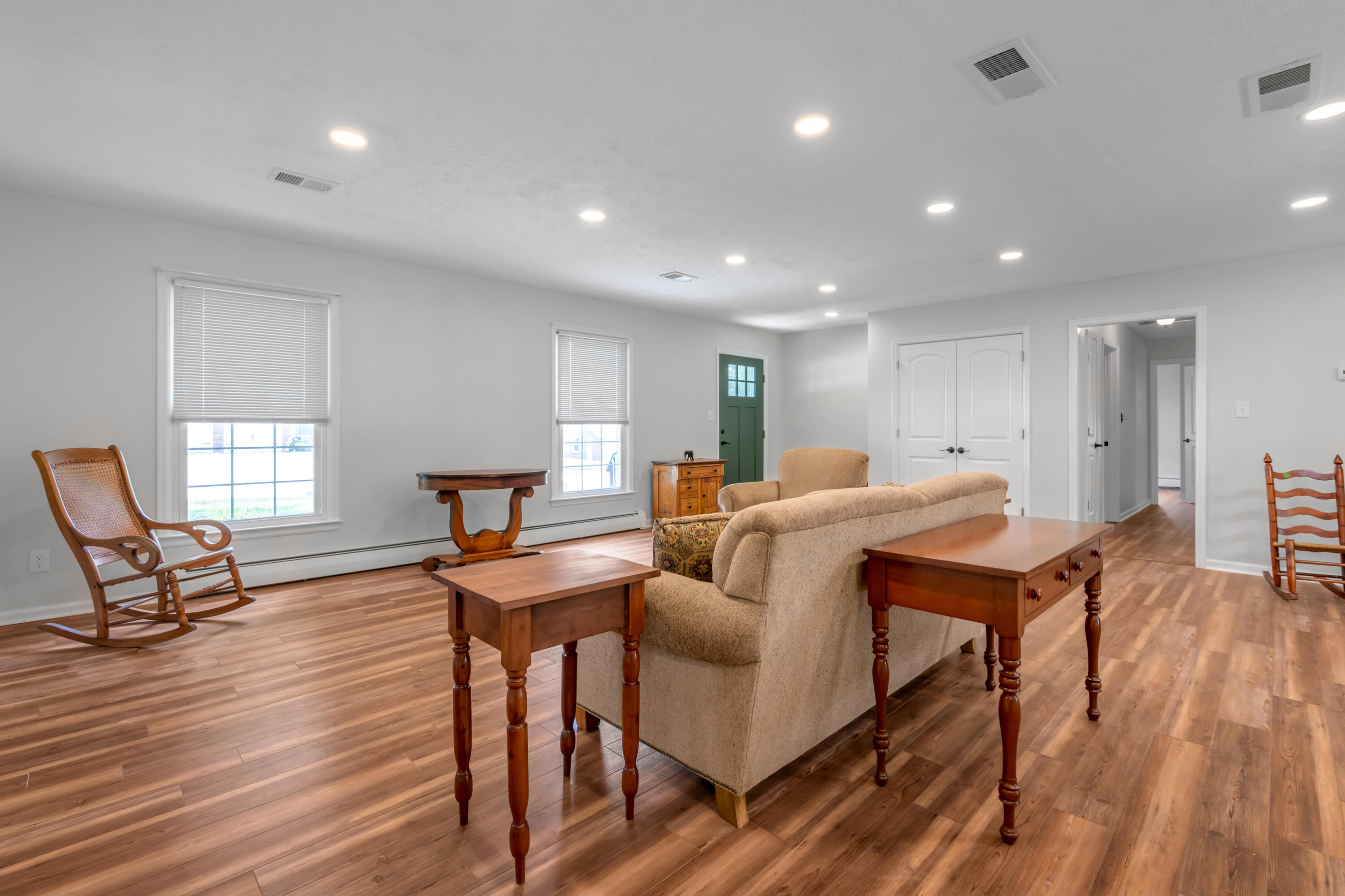 307 Beacon Hill Property Photo 7