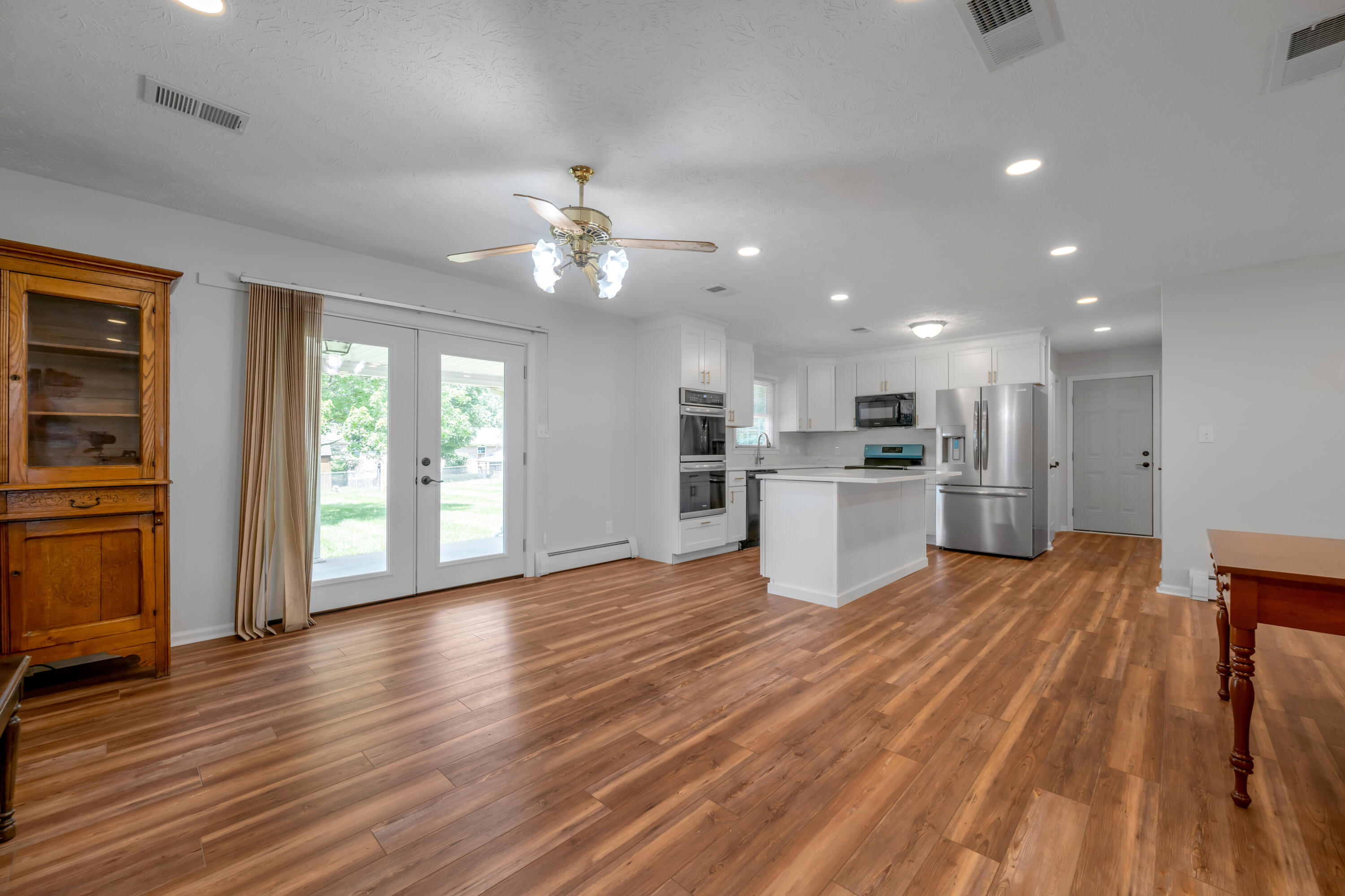307 Beacon Hill Property Photo 9
