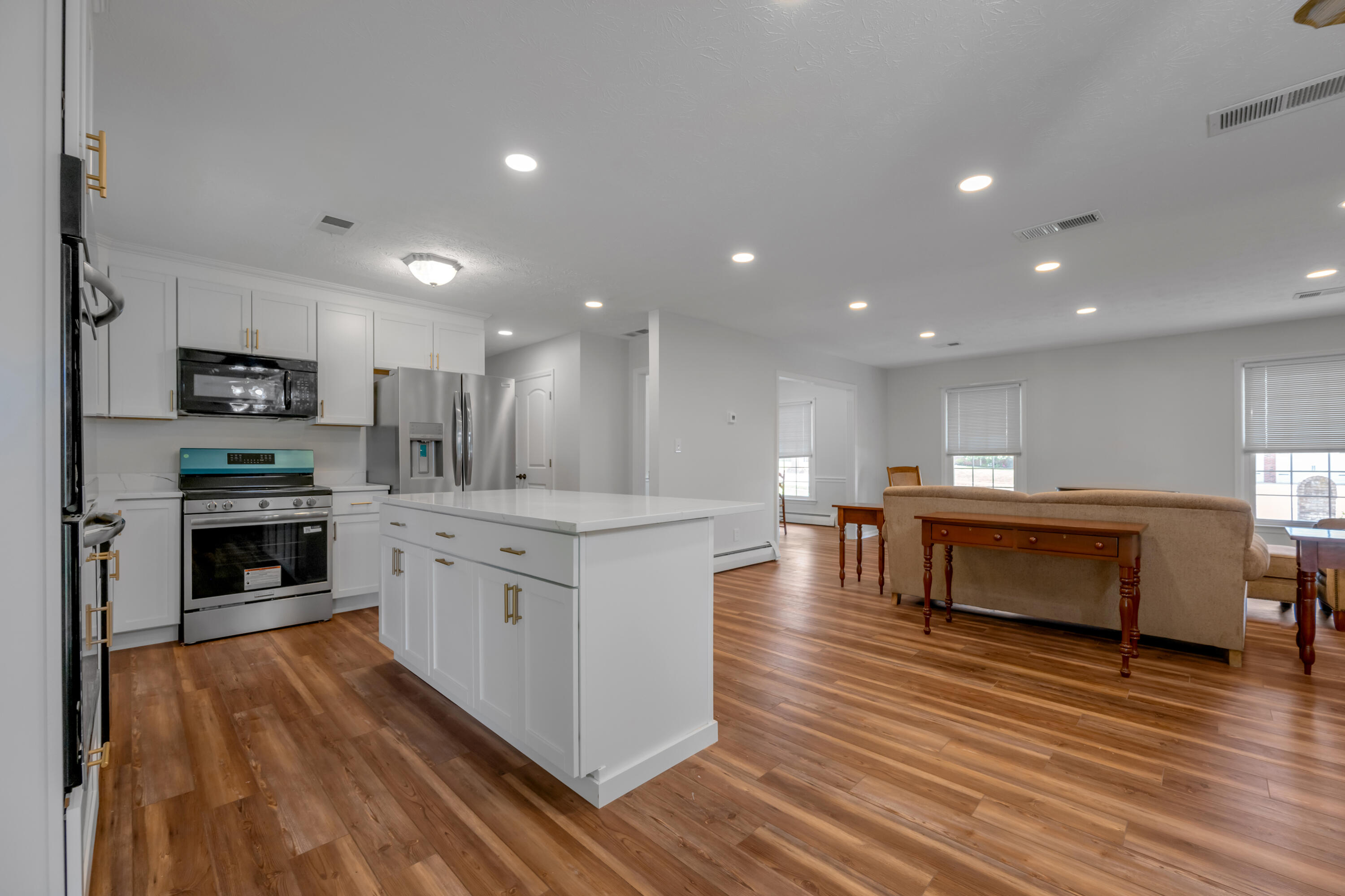 307 Beacon Hill Property Photo 12