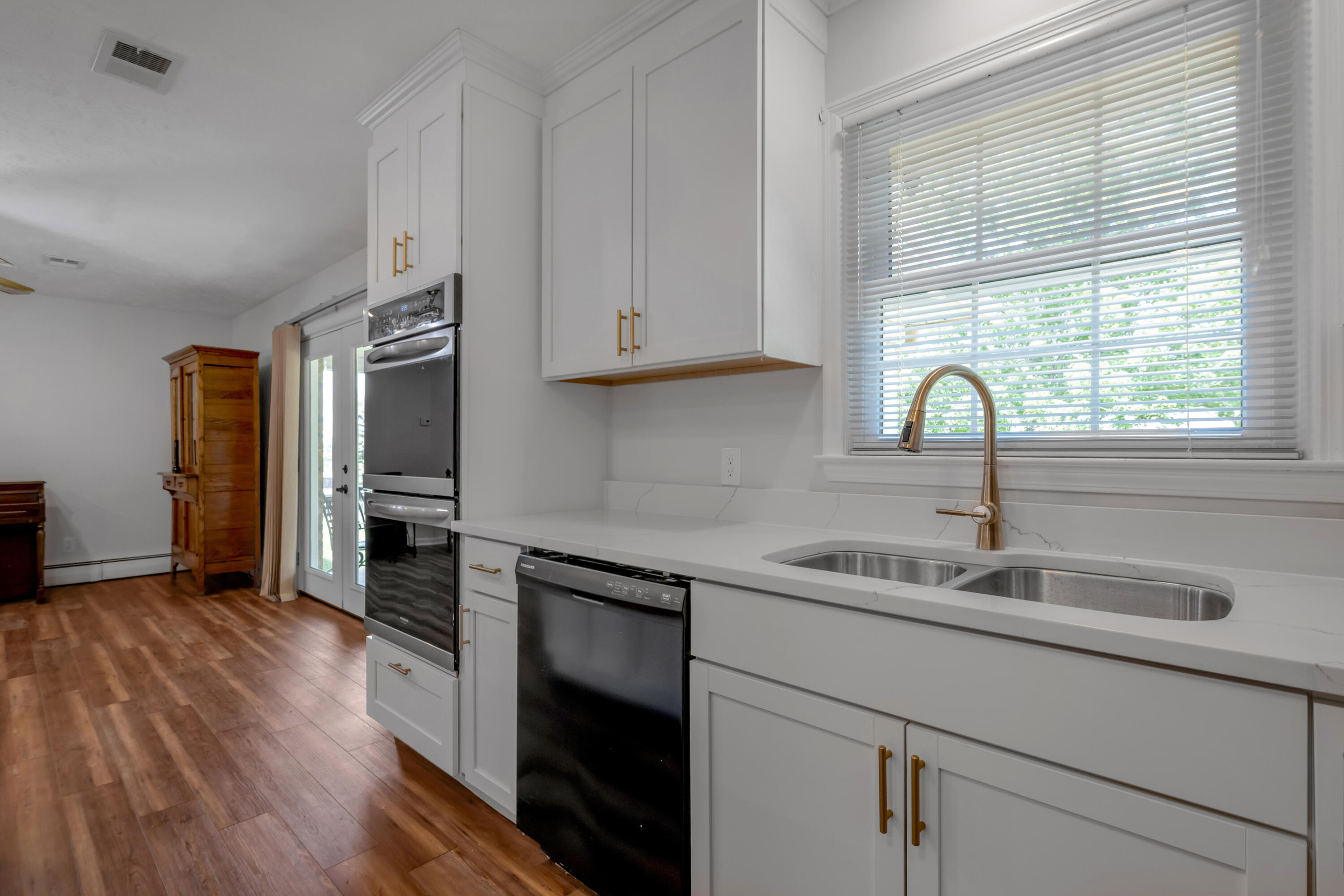 307 Beacon Hill Property Photo 15