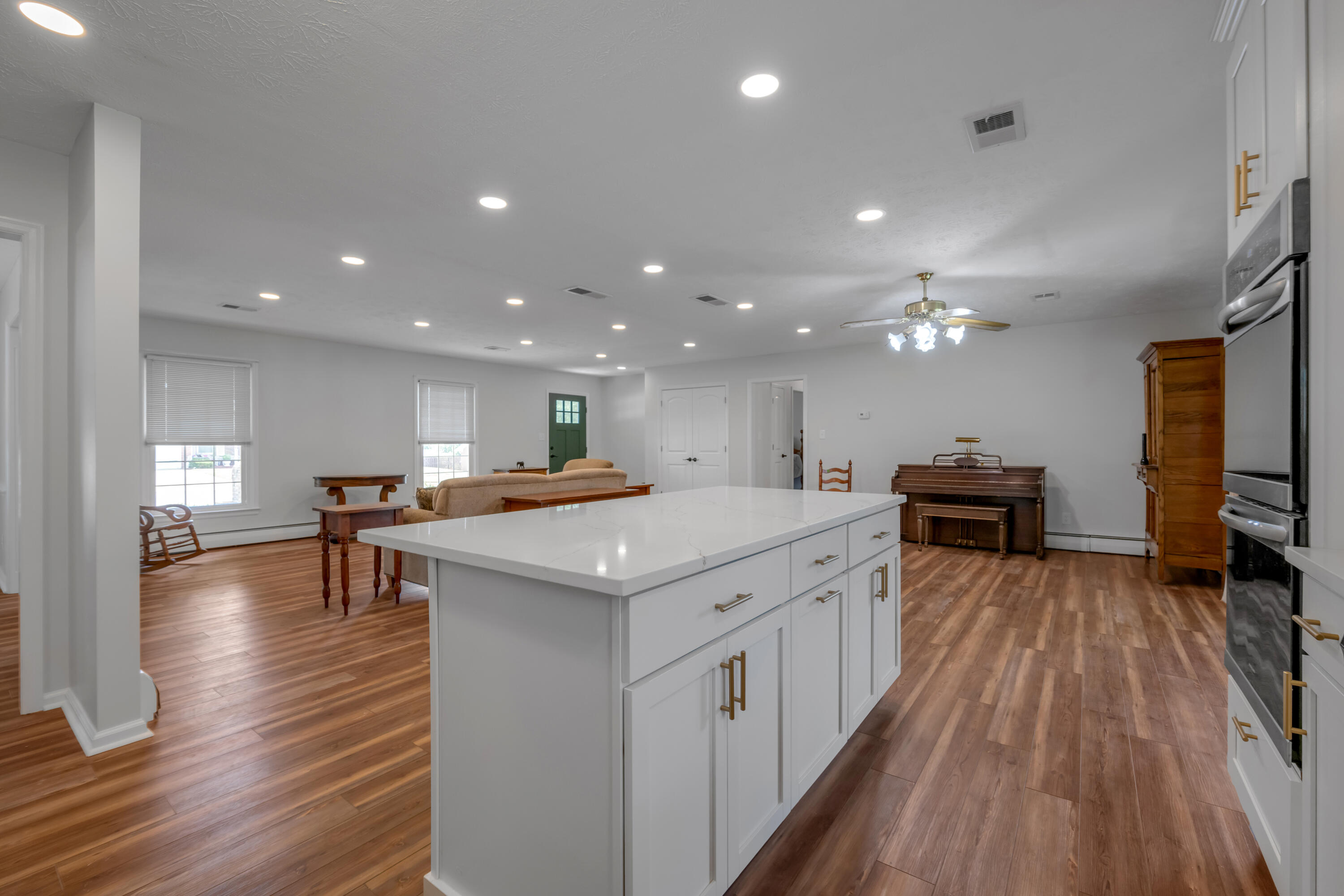 307 Beacon Hill Property Photo 16