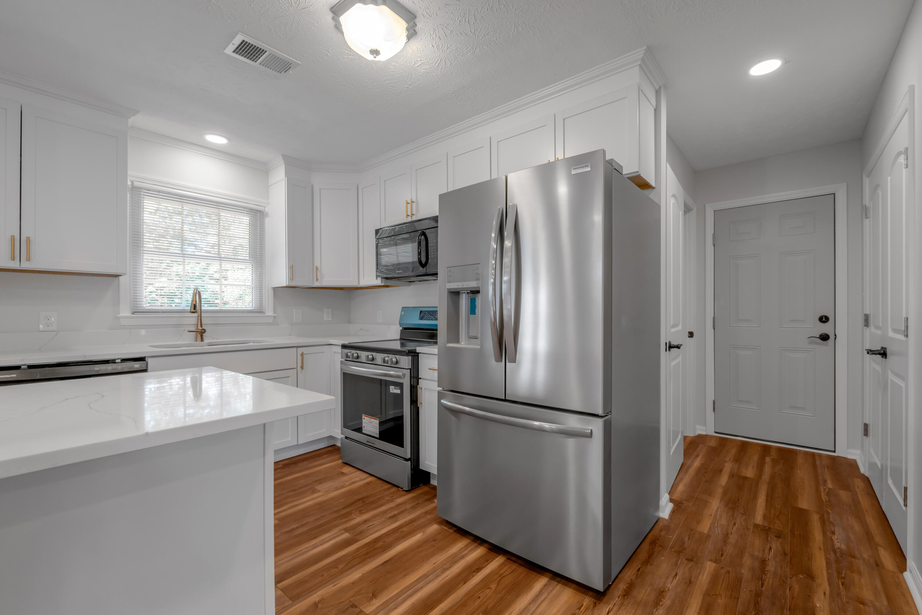 307 Beacon Hill Property Photo 17