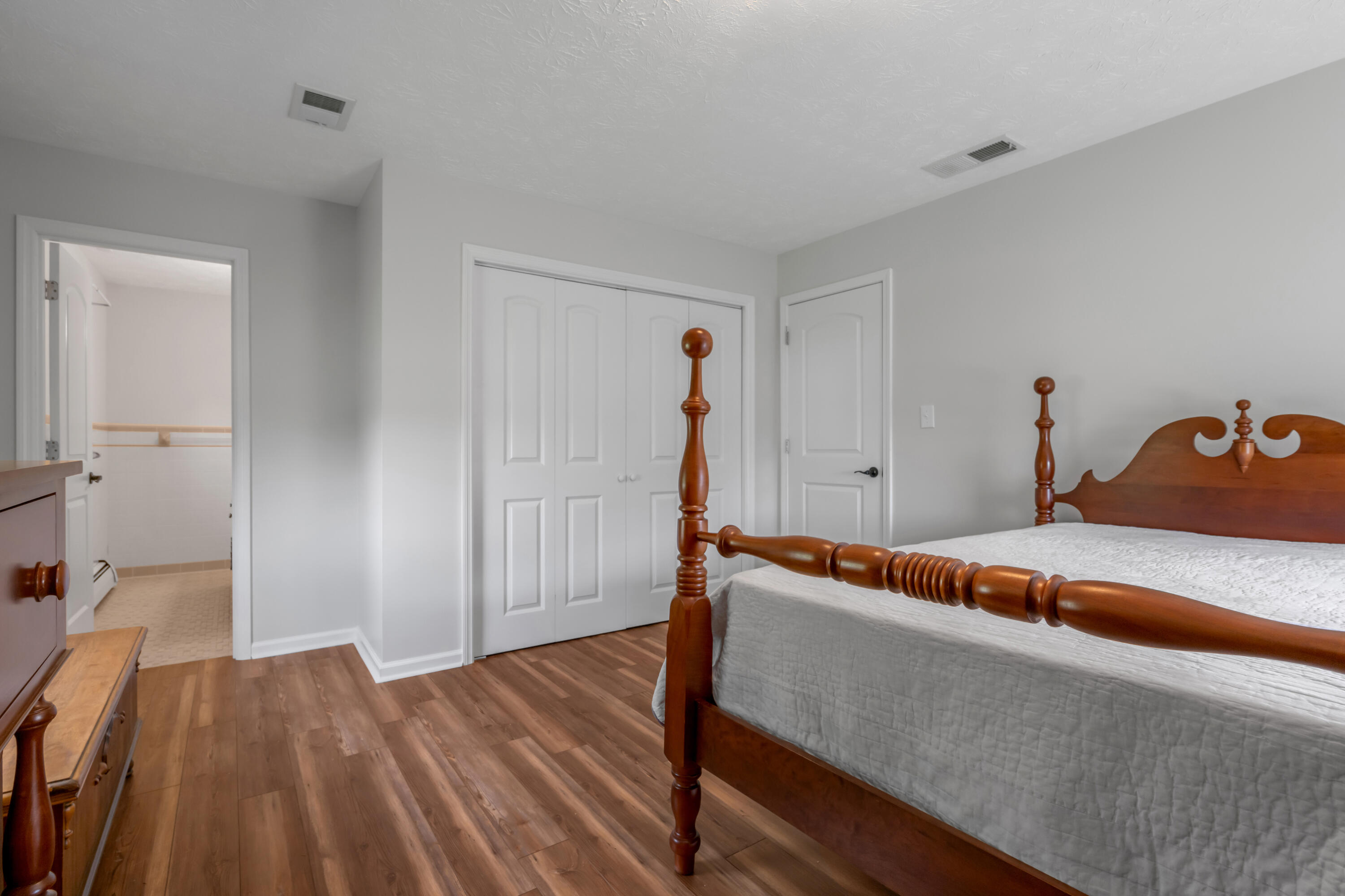 307 Beacon Hill Property Photo 33