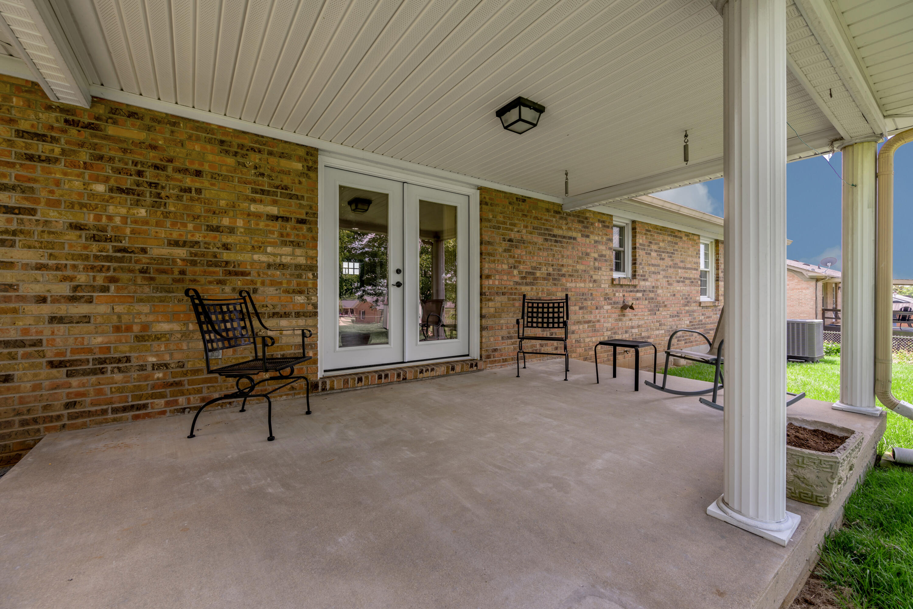 307 Beacon Hill Property Photo 48