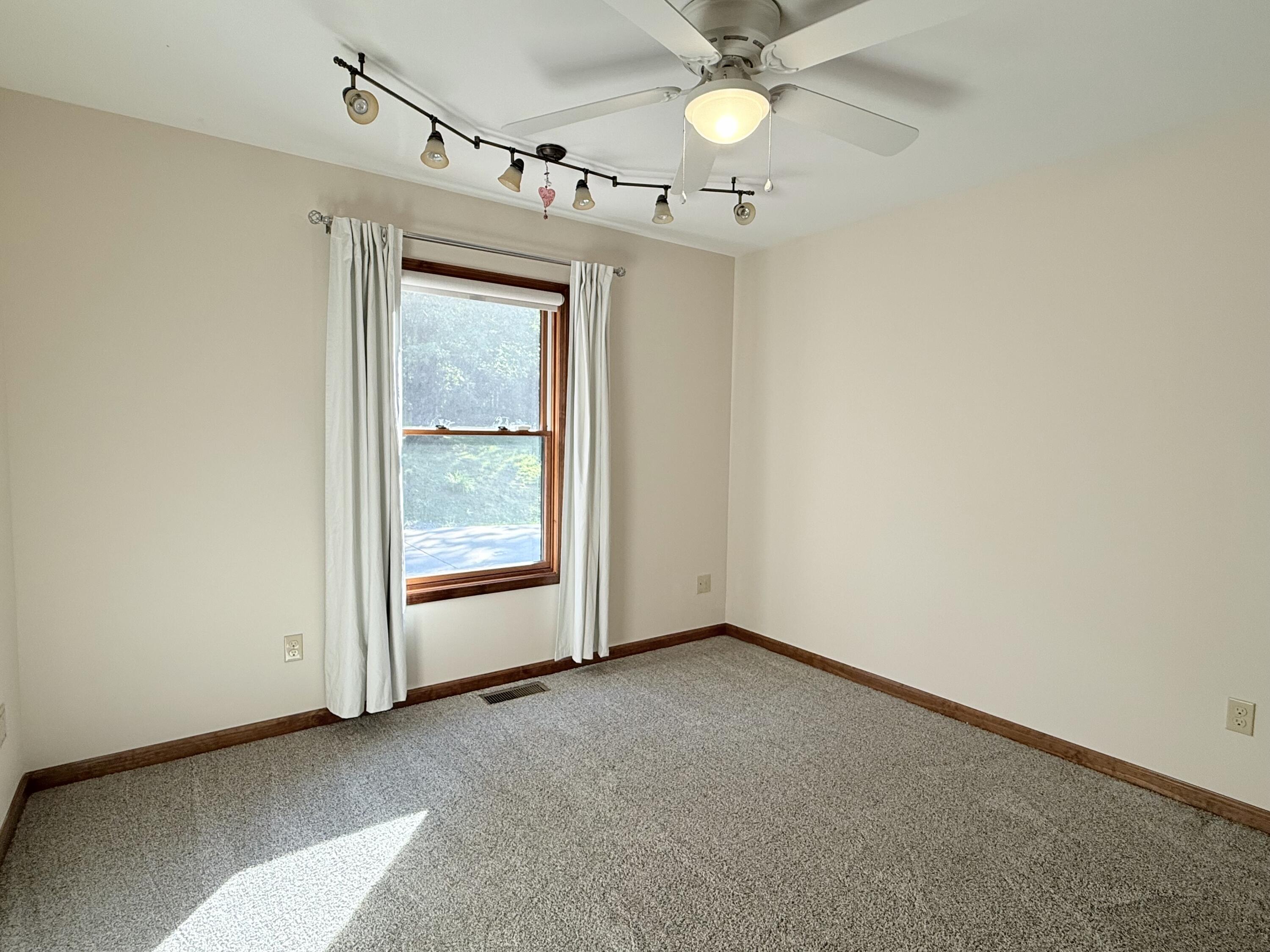 1091 Deepwood Drive Property Photo 39
