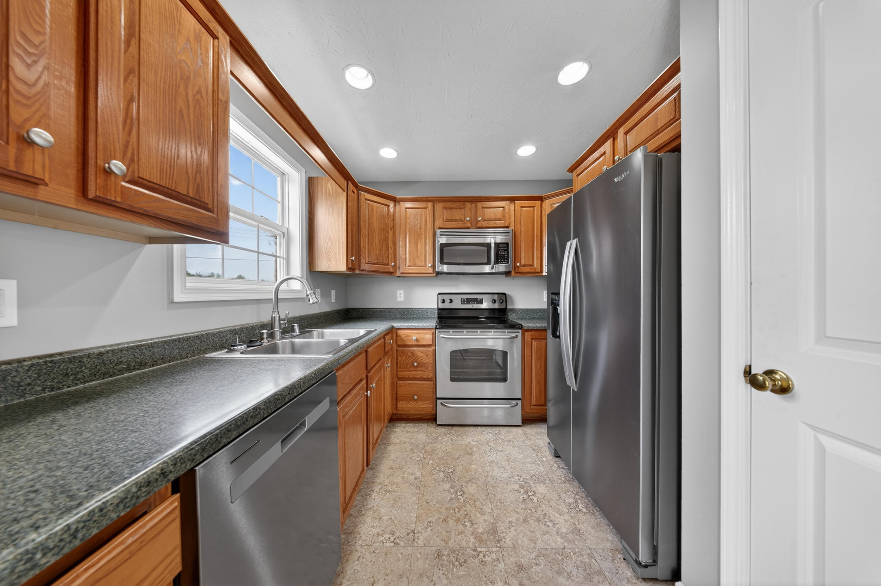 505 Coastal Avenue Property Photo 3