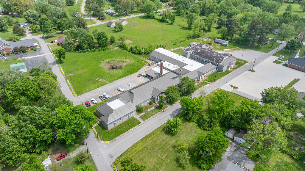 140 College Street Property Photo 5