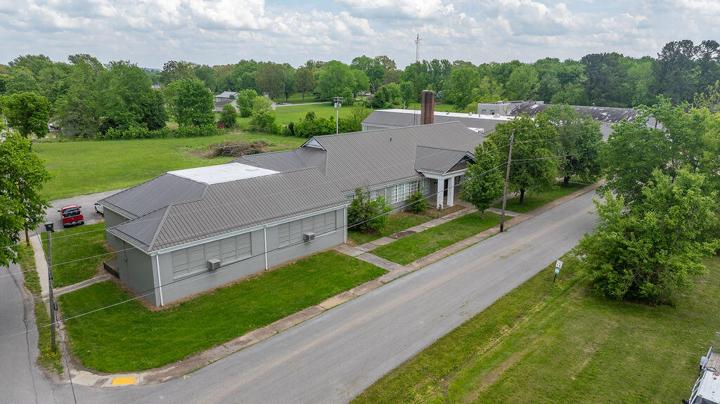 140 College Street Property Photo 18