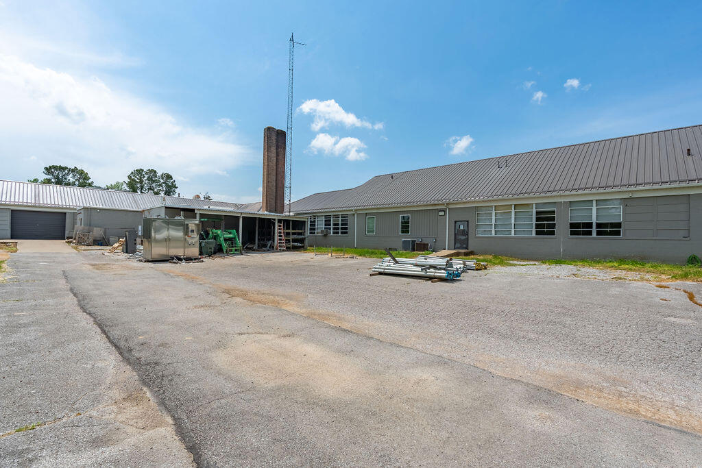 140 College Street Property Photo 23