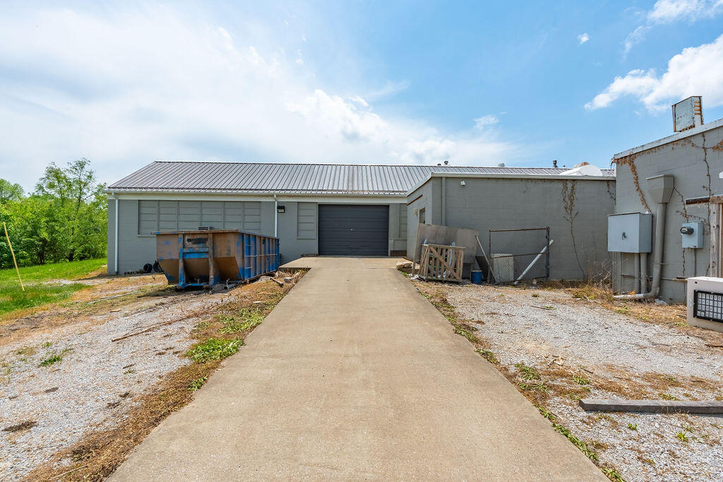 140 College Street Property Photo 25