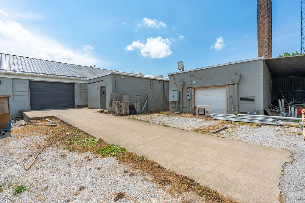 140 College Street Property Photo 26