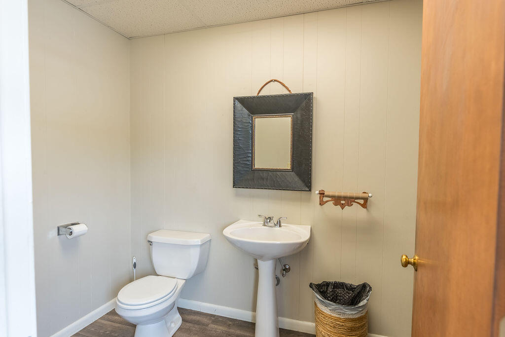 140 College Street Property Photo 33