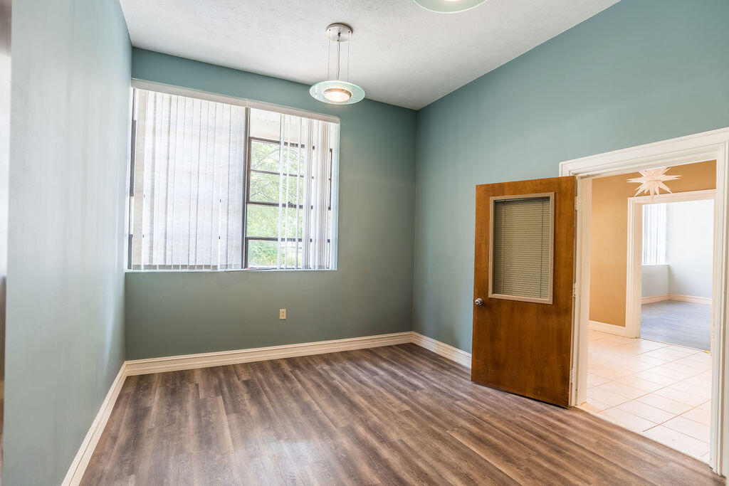 140 College Street Property Photo 42
