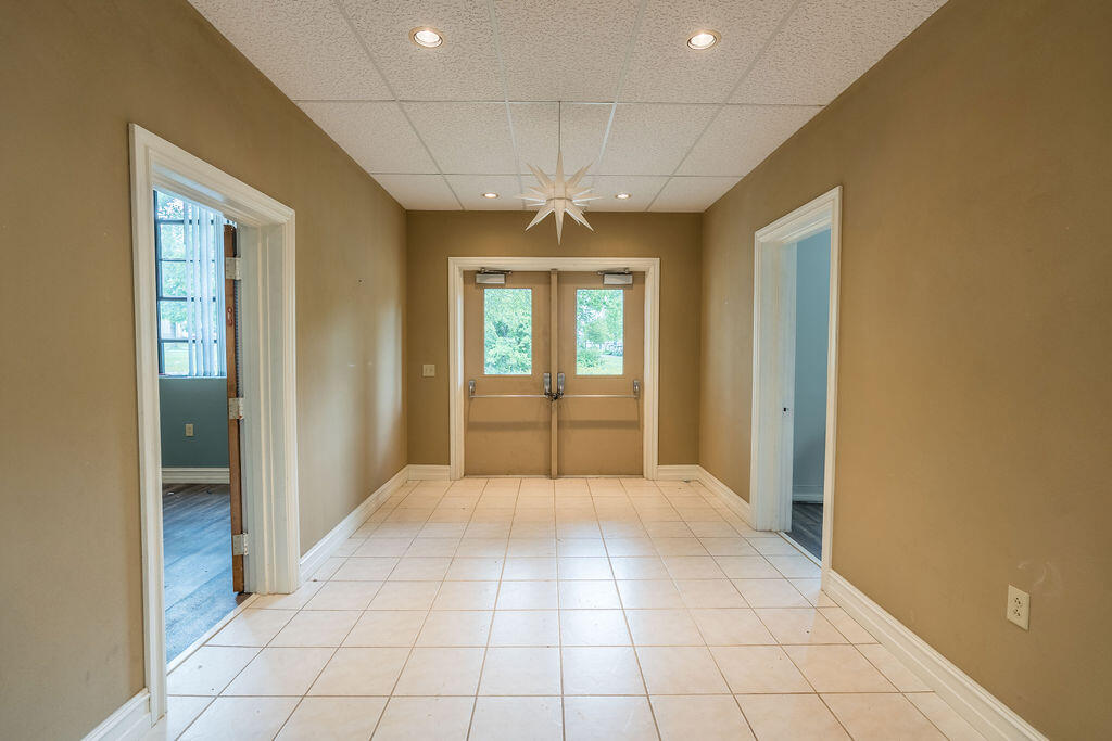 140 College Street Property Photo 47