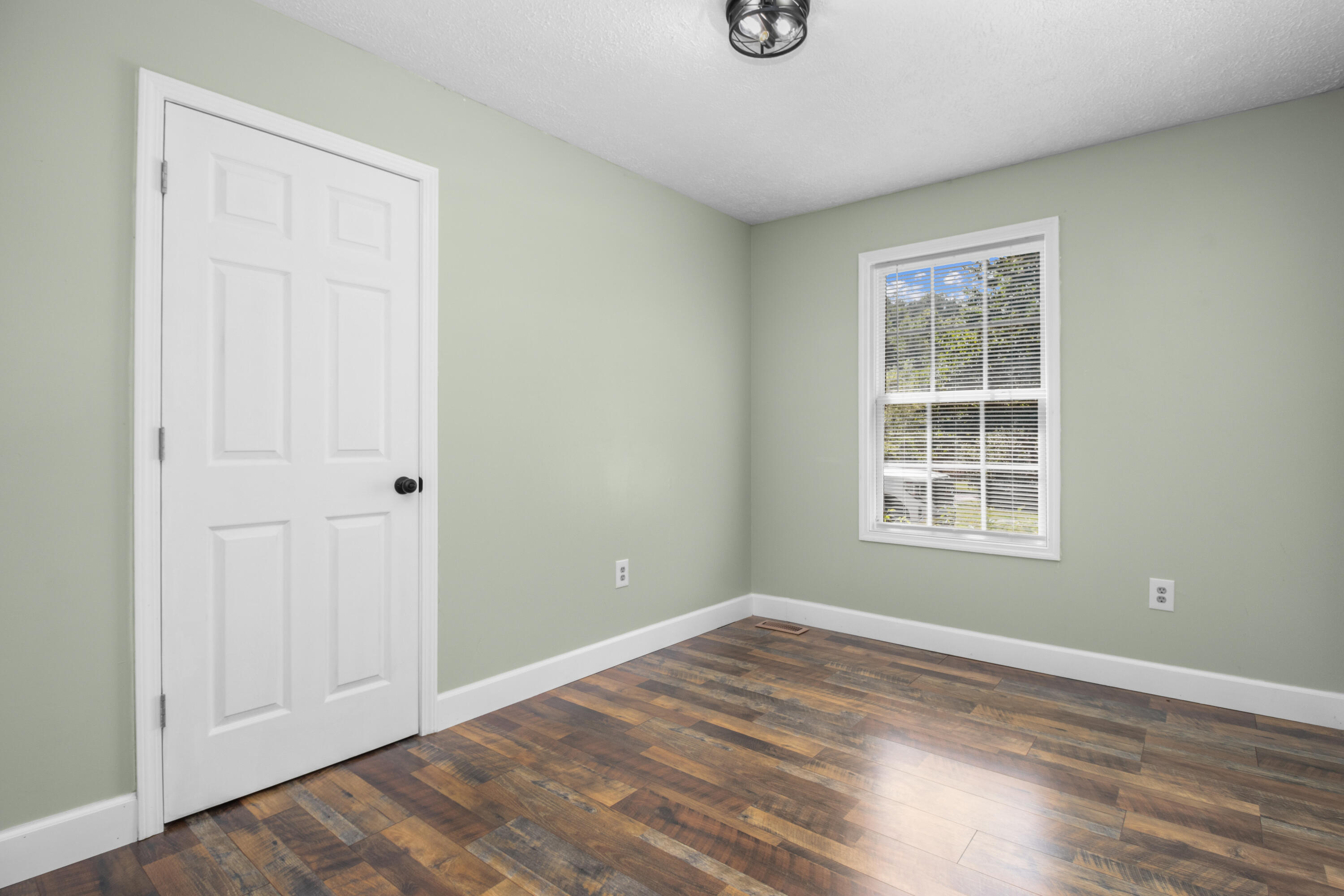48 Crescent Road Property Photo 19
