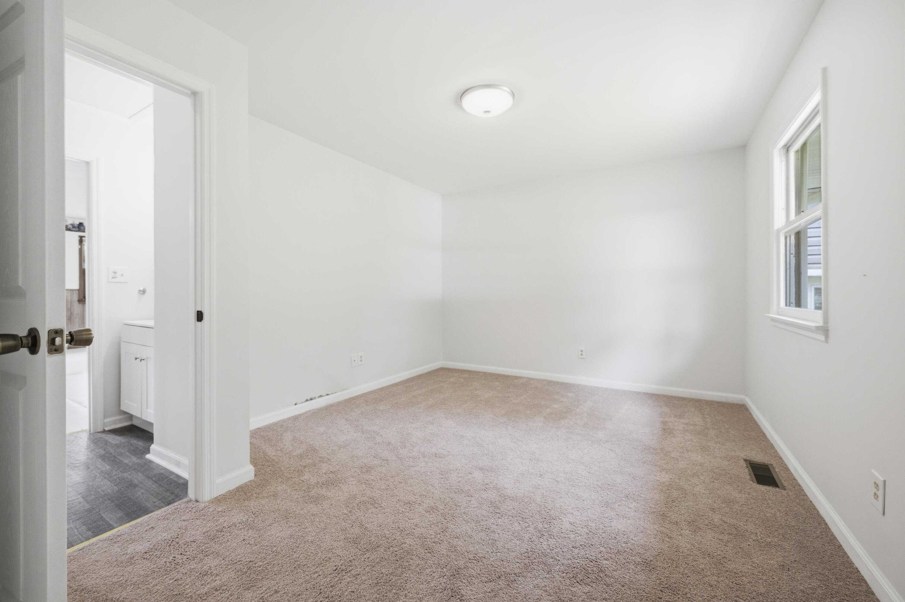 30 Dusty Road Property Photo 34